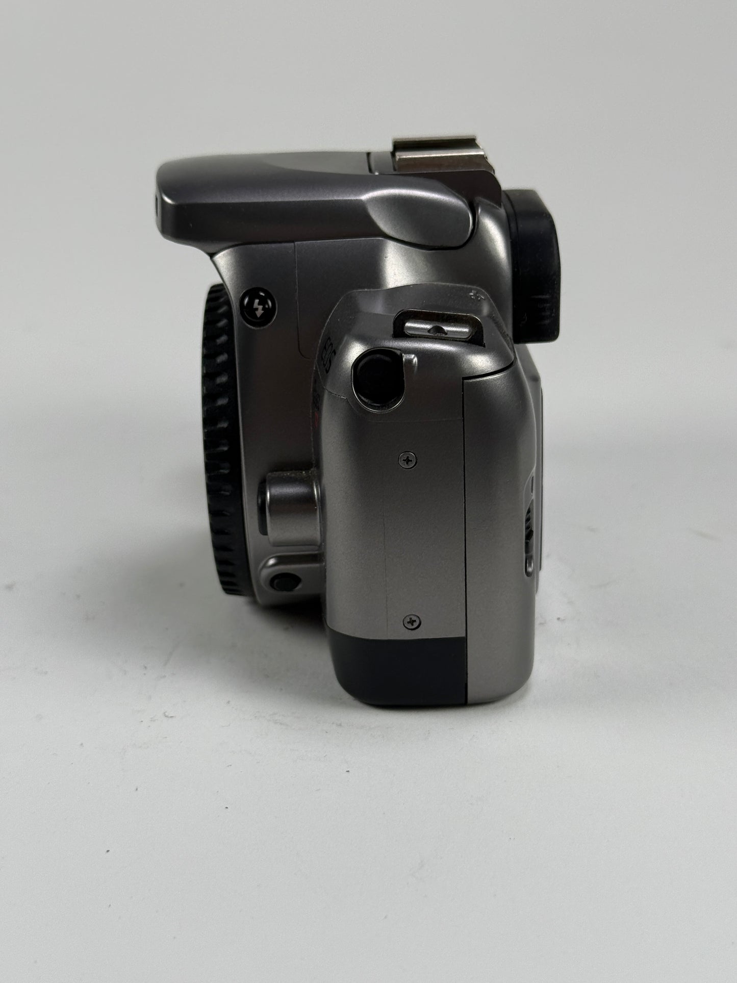 Canon EOS Rebel T2 35mm SLR Film Camera body