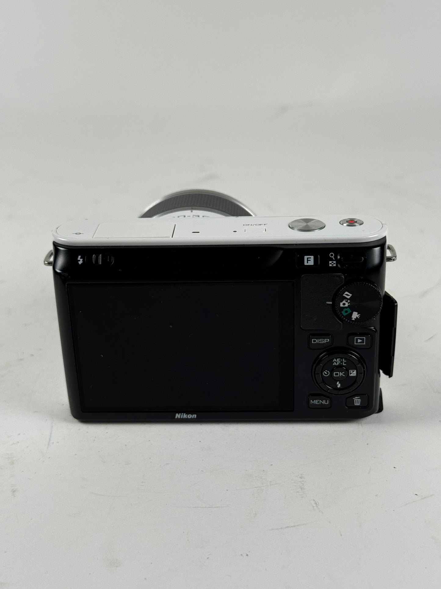 Nikon 1 J1 10.1MP Mirrorless SLR Camera w/ 10-30mm Lens white