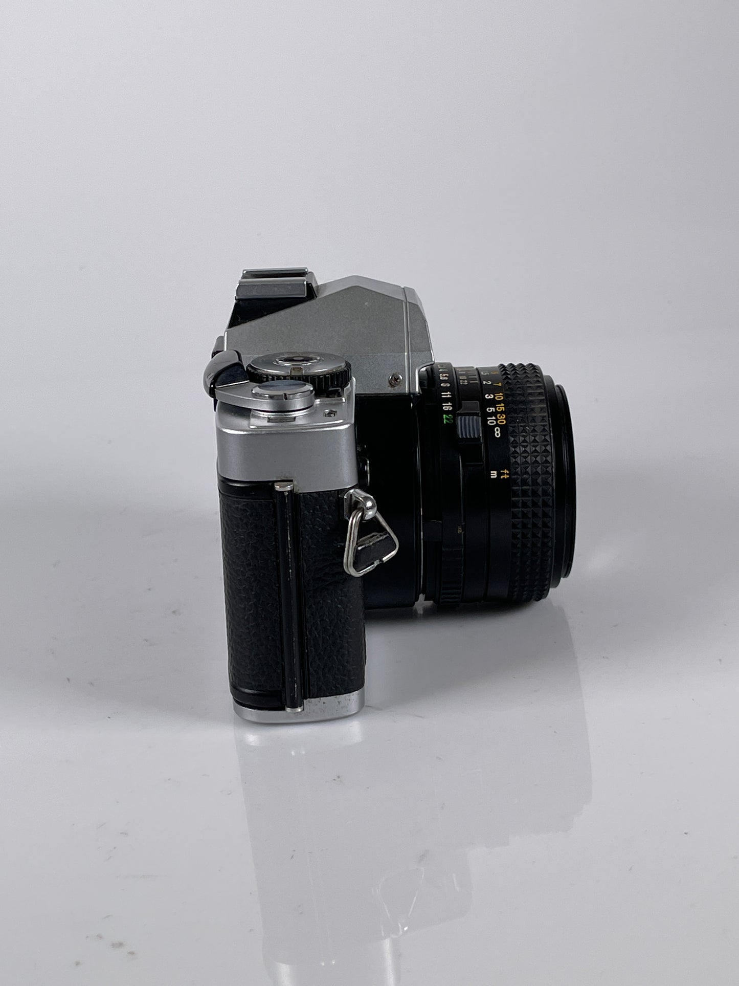 Minolta XG-A 35mm SLR Film Camera Body MD MC SR w/ 50mm f1.7 kit