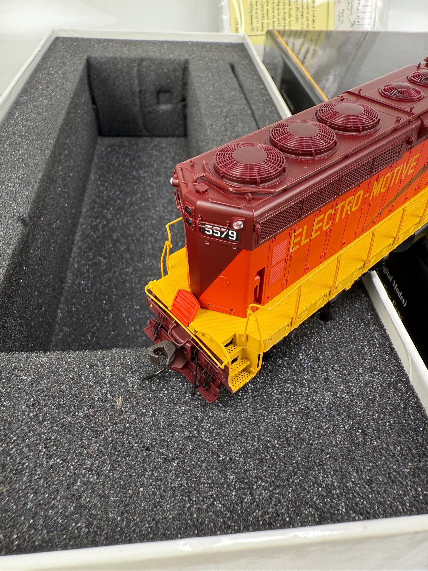 Atlas master gold HO 7587 EMD Demonstrator Road 5579 SD-24 Locomotive w/ DCC & Sound