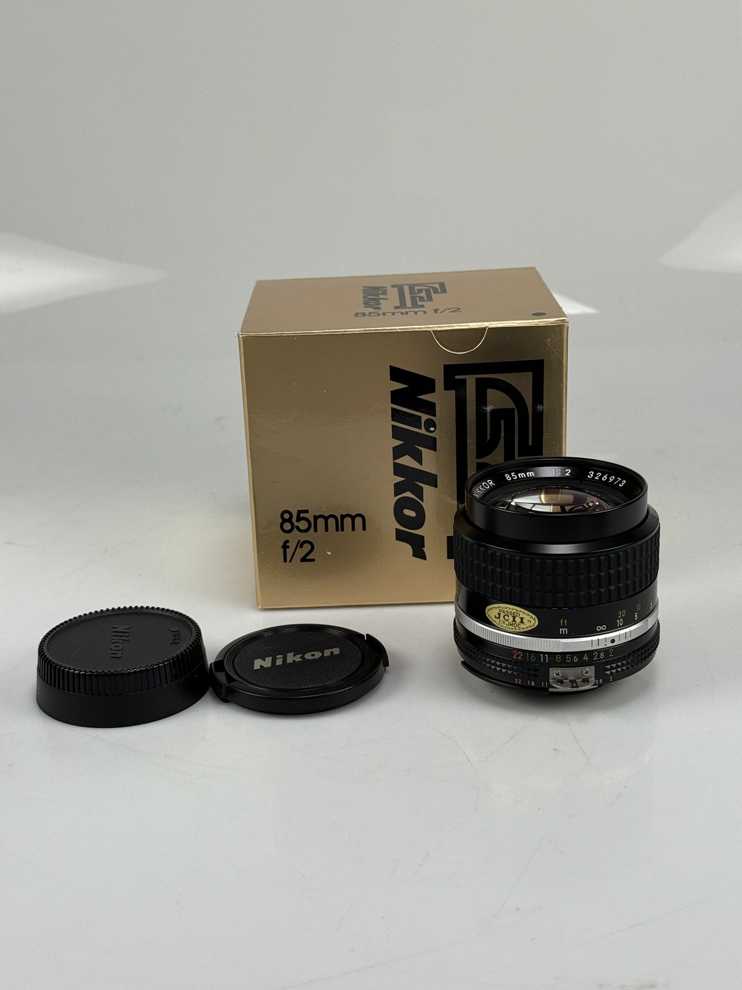 Nikon Ai-s Ais Nikkor 85mm f2 Telephoto MF Lens