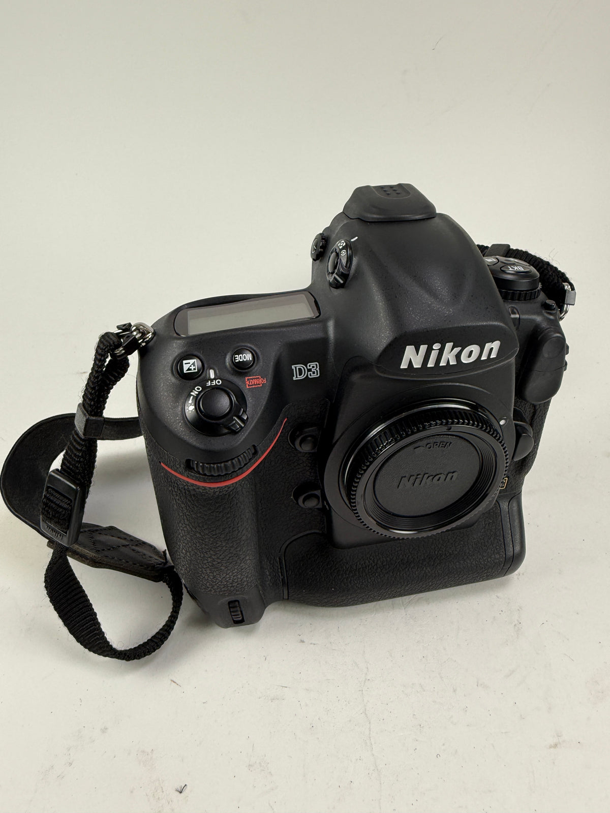 NIKON D3 12.1MP DSLR Digital SLR Camera Black Body
