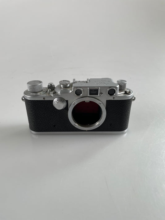 Leica IIIc rangefinder 35mm camera body chrome Red Curtain