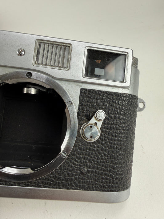 Leica M2 35mm rangefinder film camera body chrome LATE self timer 1132XXX