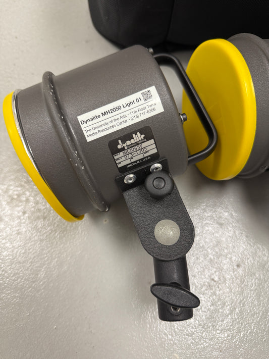 Dynalite light kit with MP800 power pack and MH2065 head