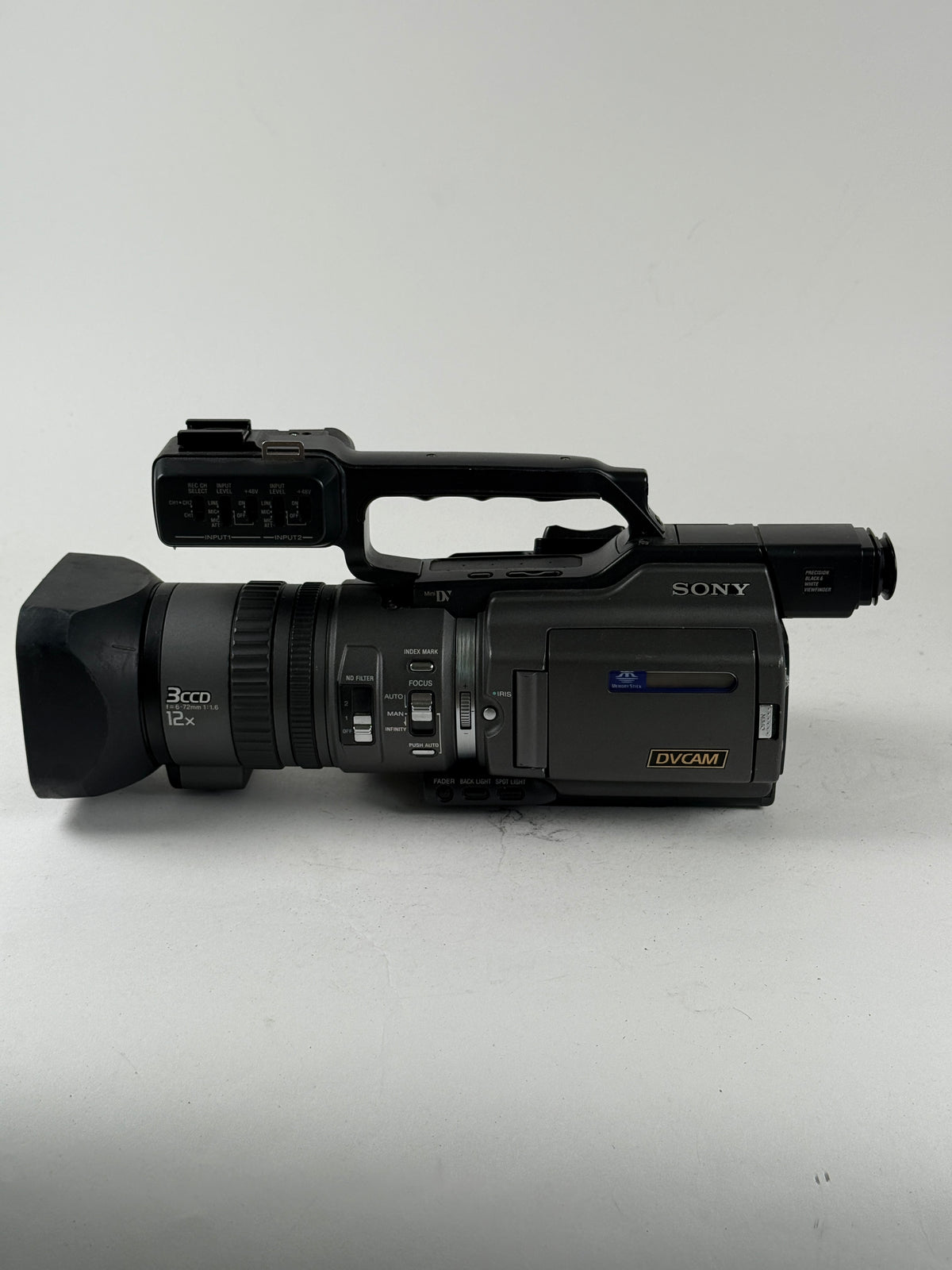 Sony DSR-PD150 Professional 3CCD / DVCAM Mini DV Camcorder