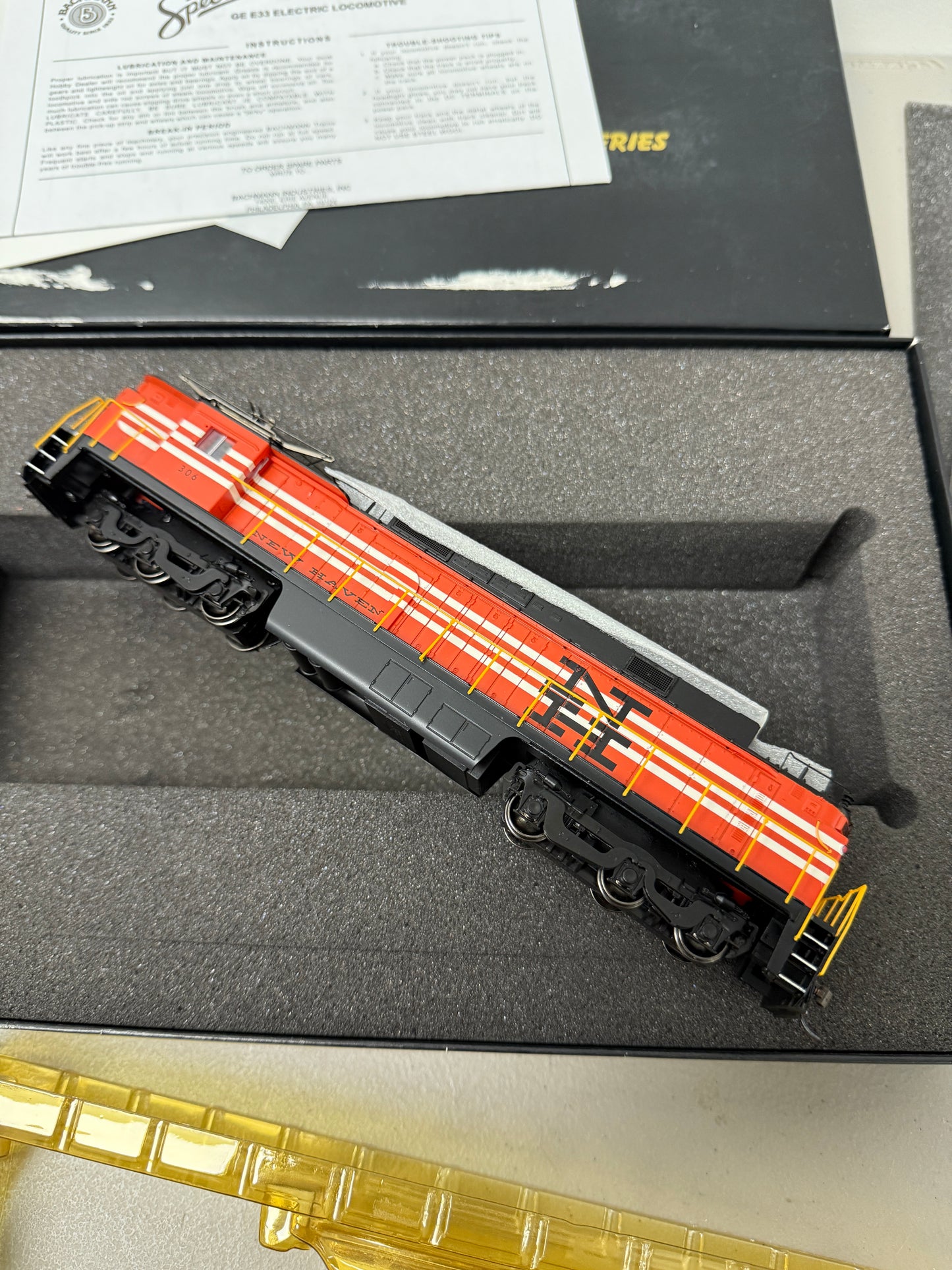 Bachmann spectrum GE E33 ELECTRIC LOCOMOTIVE NEW HAVEN #306 HO scale