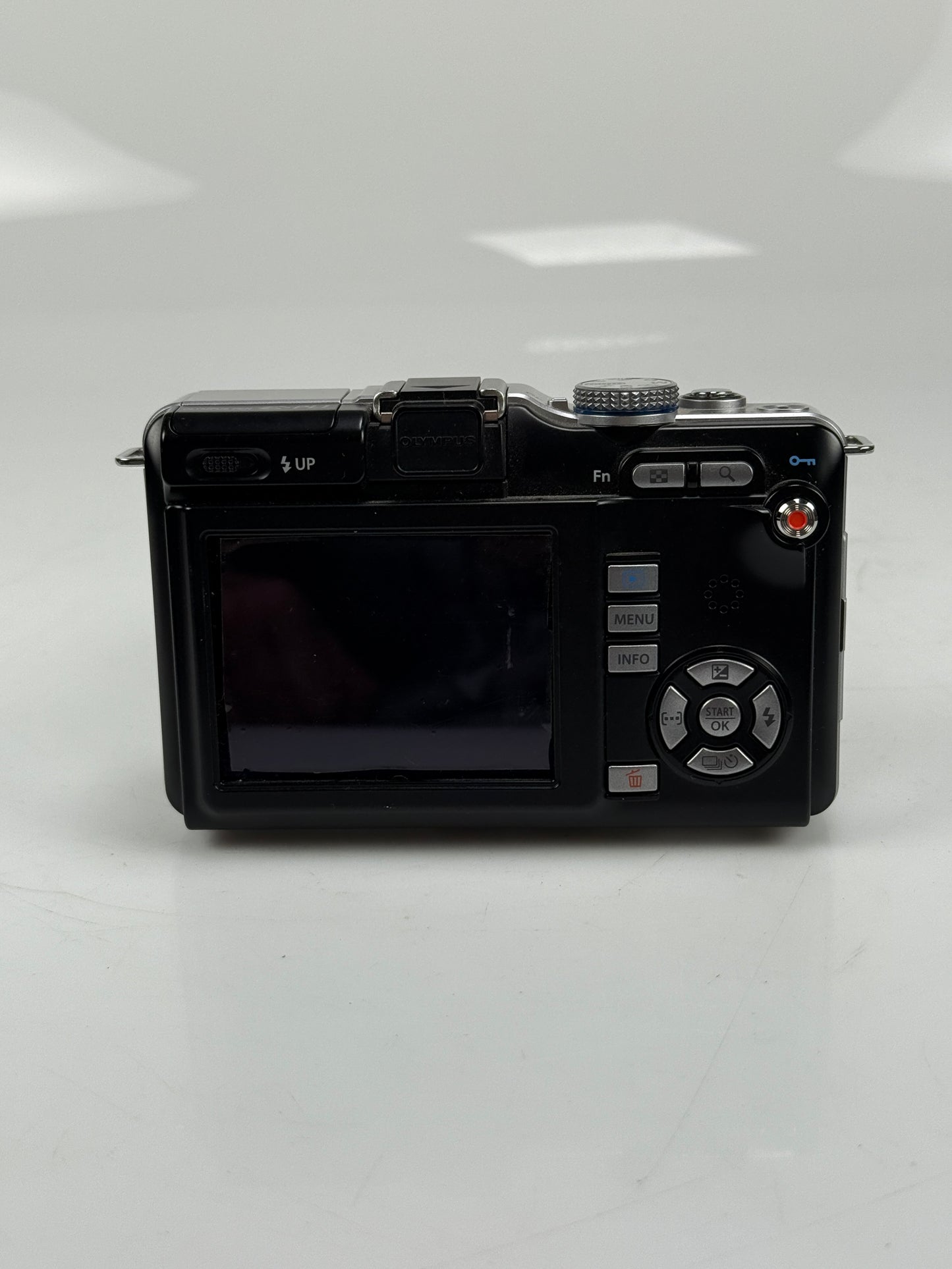 Olympus E-PL1  12.3MP mirrorless digital camera body black with 14-42mm L ED lens