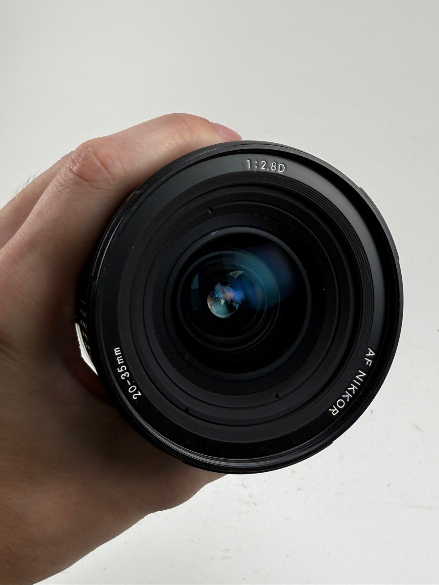 Nikon AF NIKKOR 20-35mm f2.8 D Wide Angle Zoom Lens