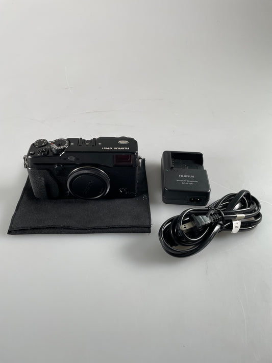 Fujifilm Fuji X-Pro1 16.3MP Digital Camera Black Body