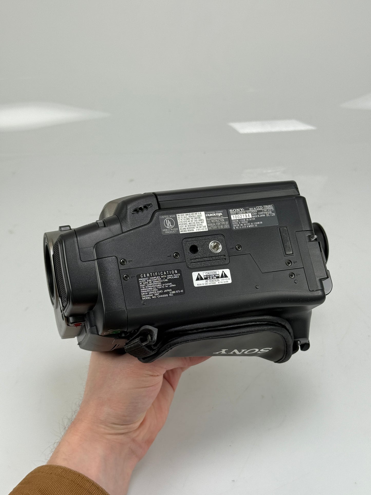 Sony CCD-TRV85 Hi8 Analog Camcorder - Record Transfer Watch Video8