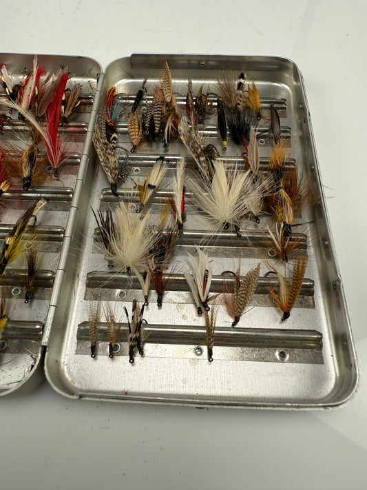 Perrine metal # 97 Fly Box. W/ wet Flies
