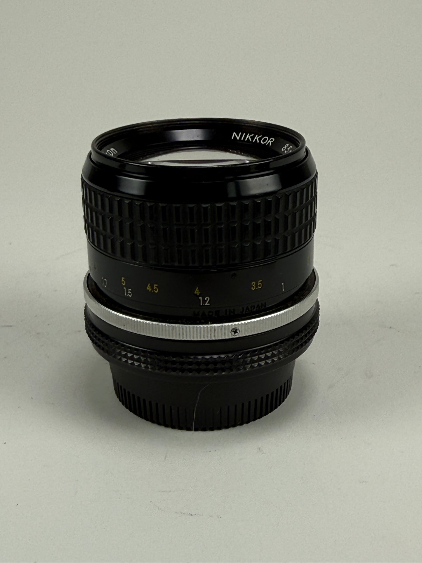 NIKON AI NIKKOR 85mm f2 Portrait MF Prime Camera Lens