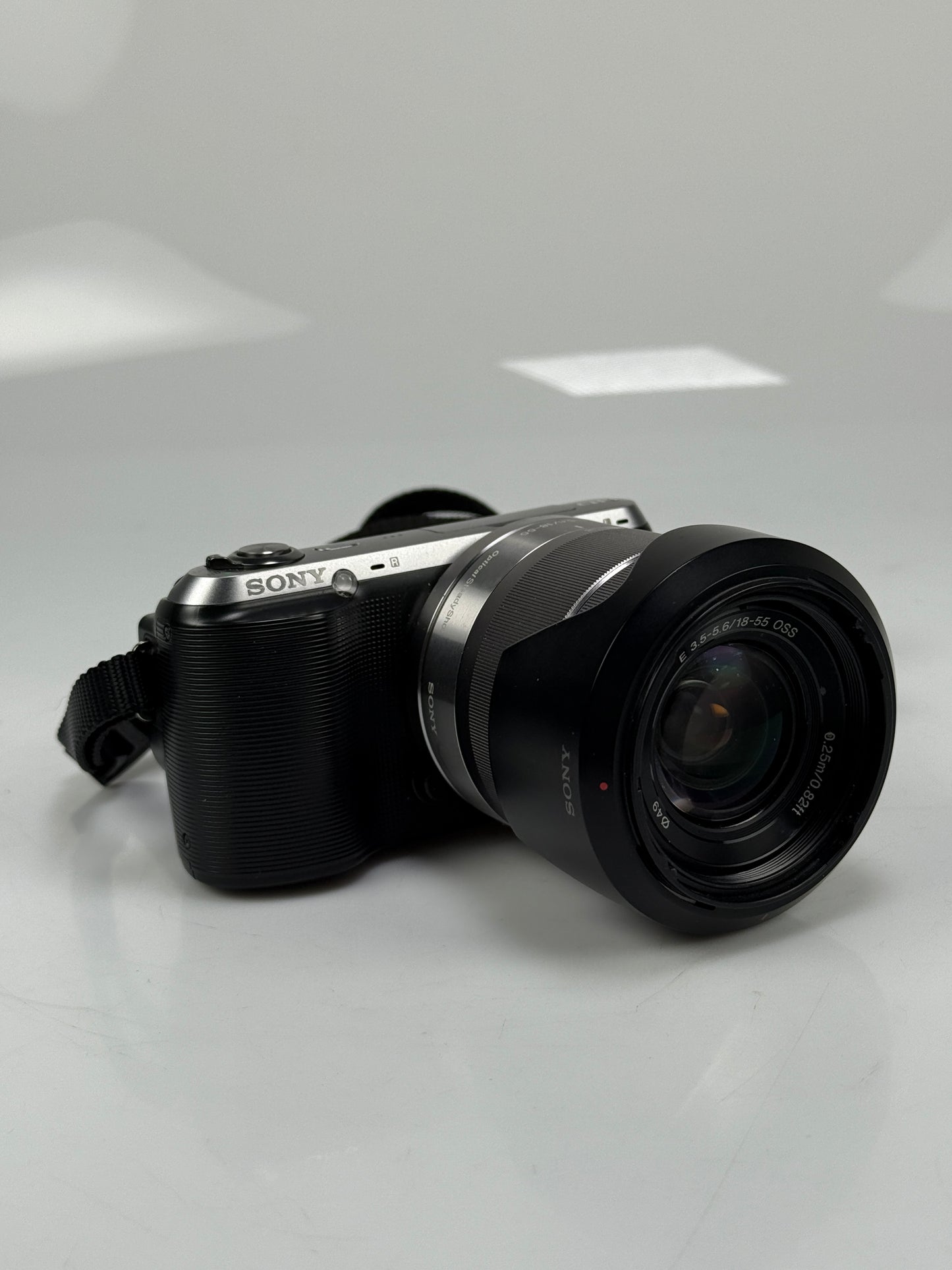 Sony Alpha NEX-C3 16.2 MP Mirrorless Digital Camera silver with 18-55mm lens kit