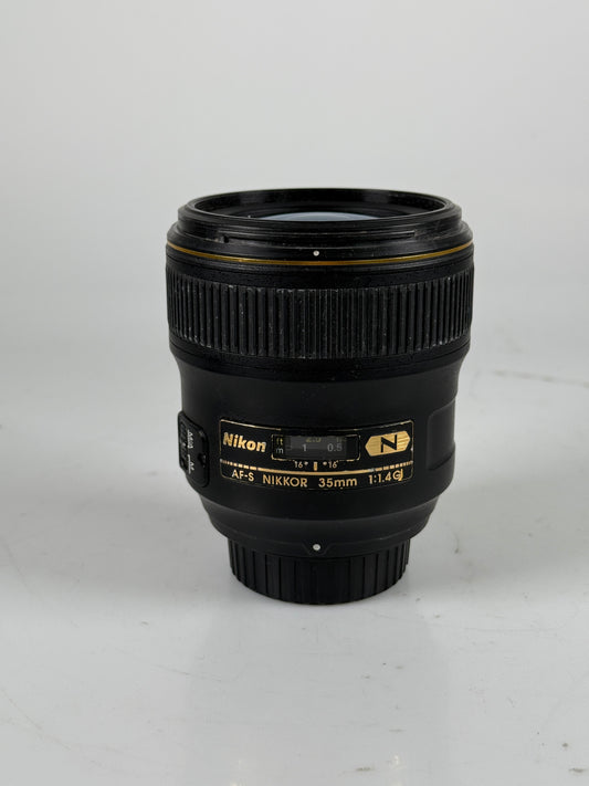 Nikon AF-S NIKKOR 35mm f1.4G N Lens with Hood