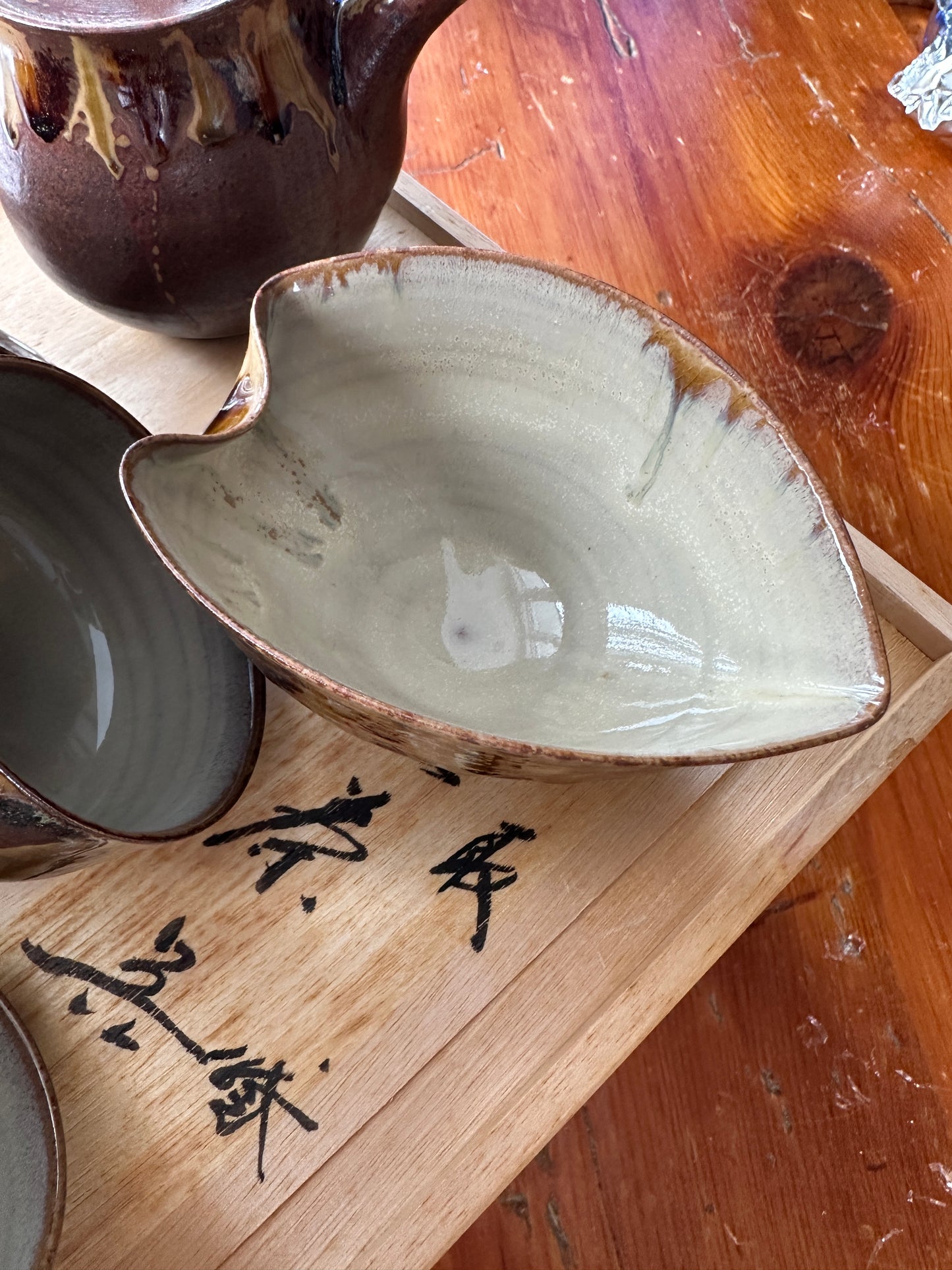 Vintage Takatori Yaki Japanese pottery tea pot and cup set Miraku Kamei