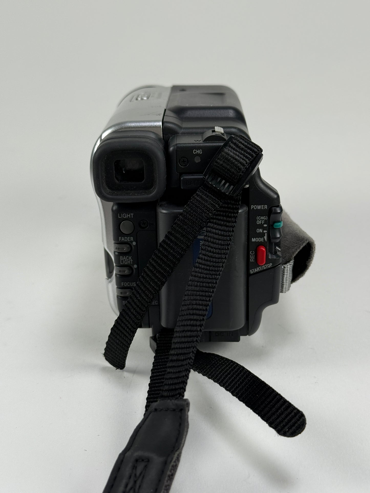 Sony Handycam CCD-TRV138 Hi8 Camcorder Player Video Recorder
