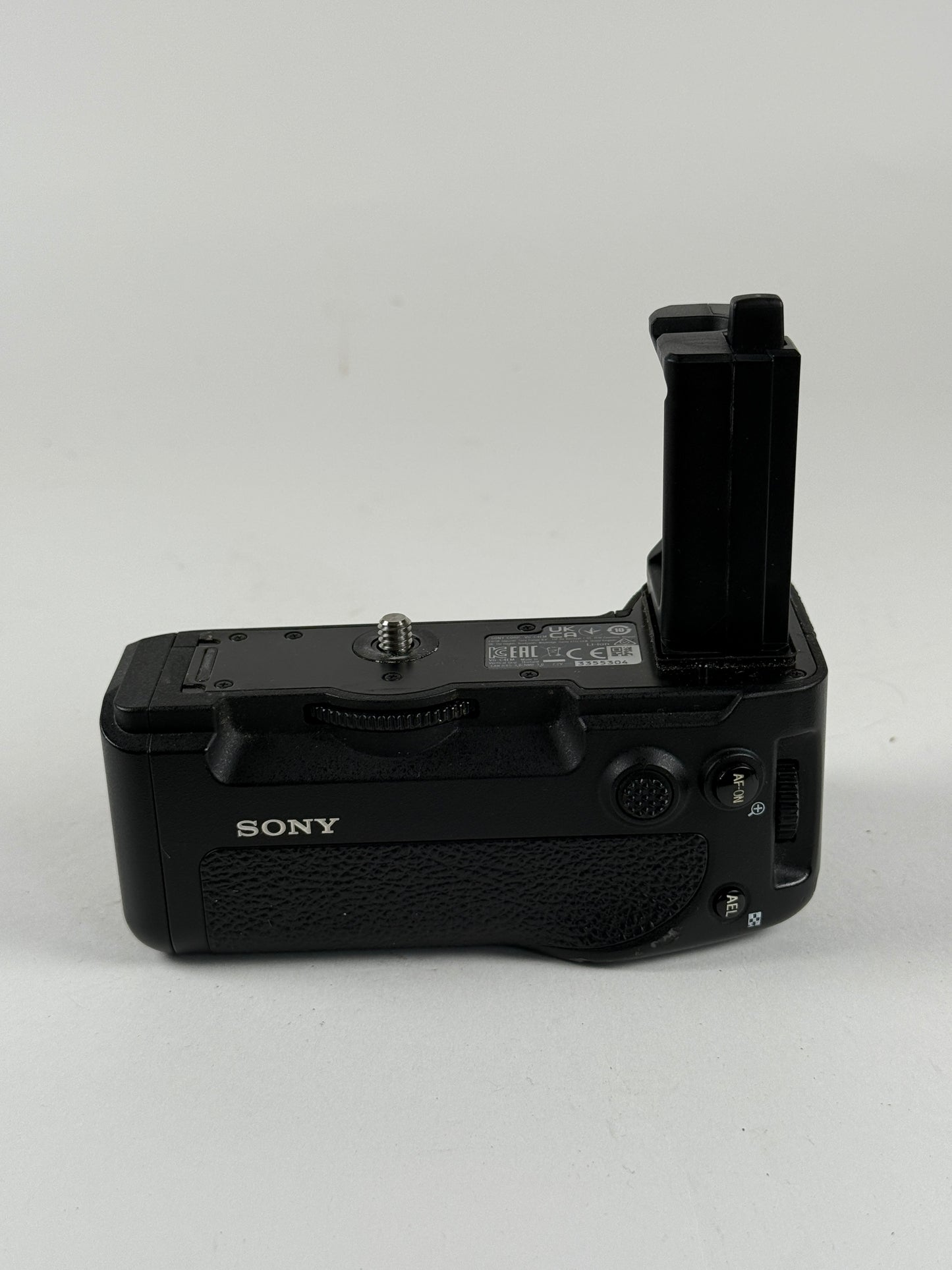 SONY VG-C4EM Vertical Grip (for a7R IV/a9 II Cameras)