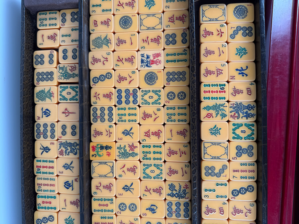 RARE Vintage Mahjong Mah Jong Jongg Bakelite Set with case 147 tiles