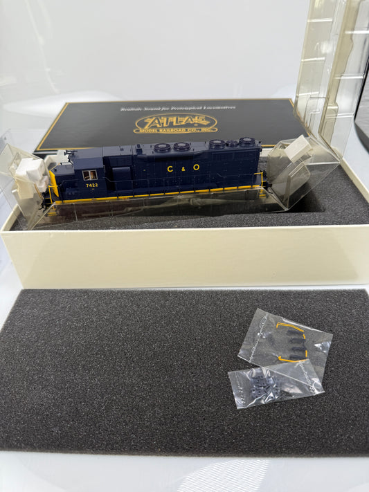 ATLAS master gold 7039 Chesapeake & Ohio 7422 SD35 low nose locomotive w/ DCC & Sound