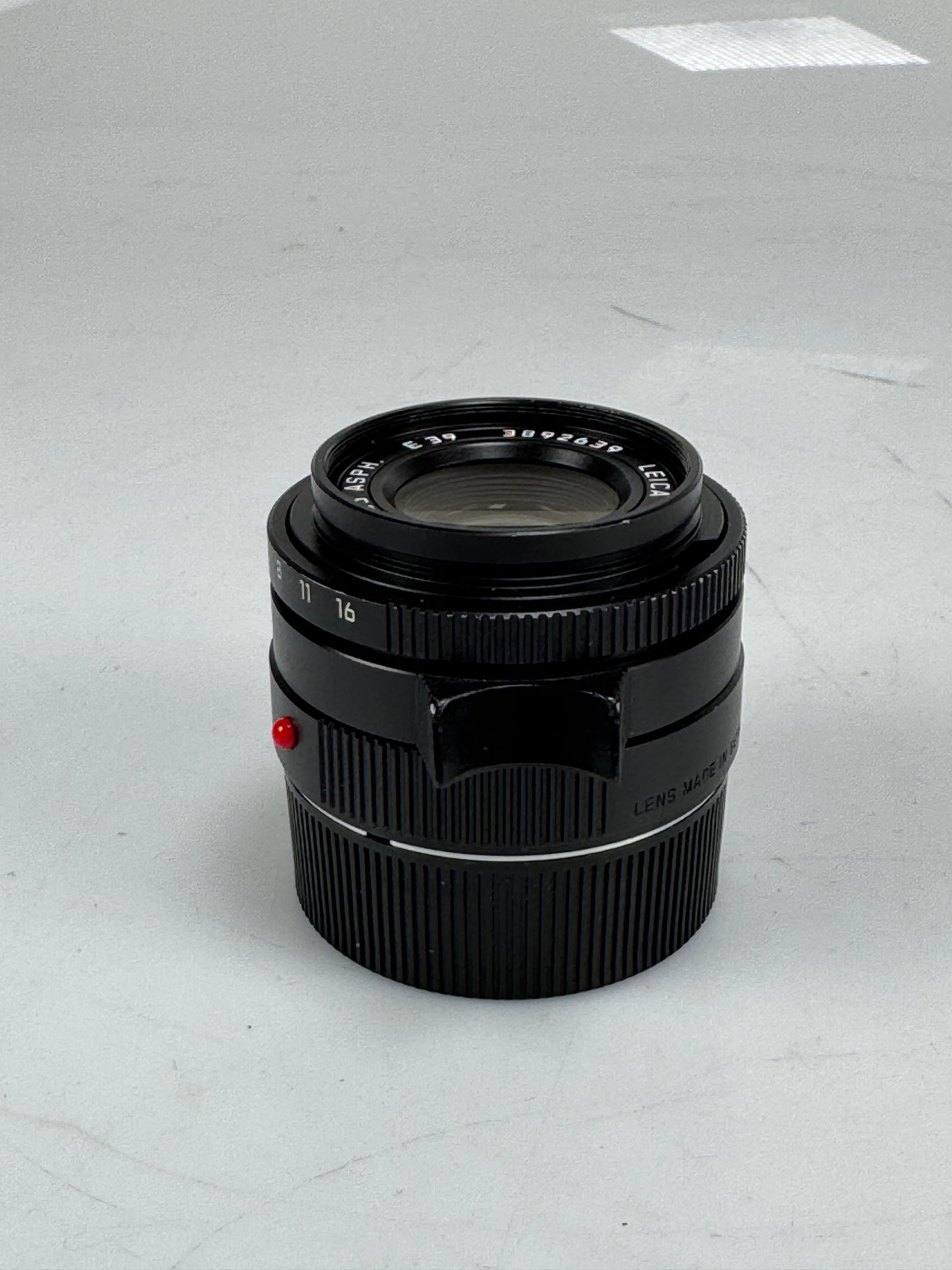 Leica 35mm f2 ASPH Summicron-M Black Lens