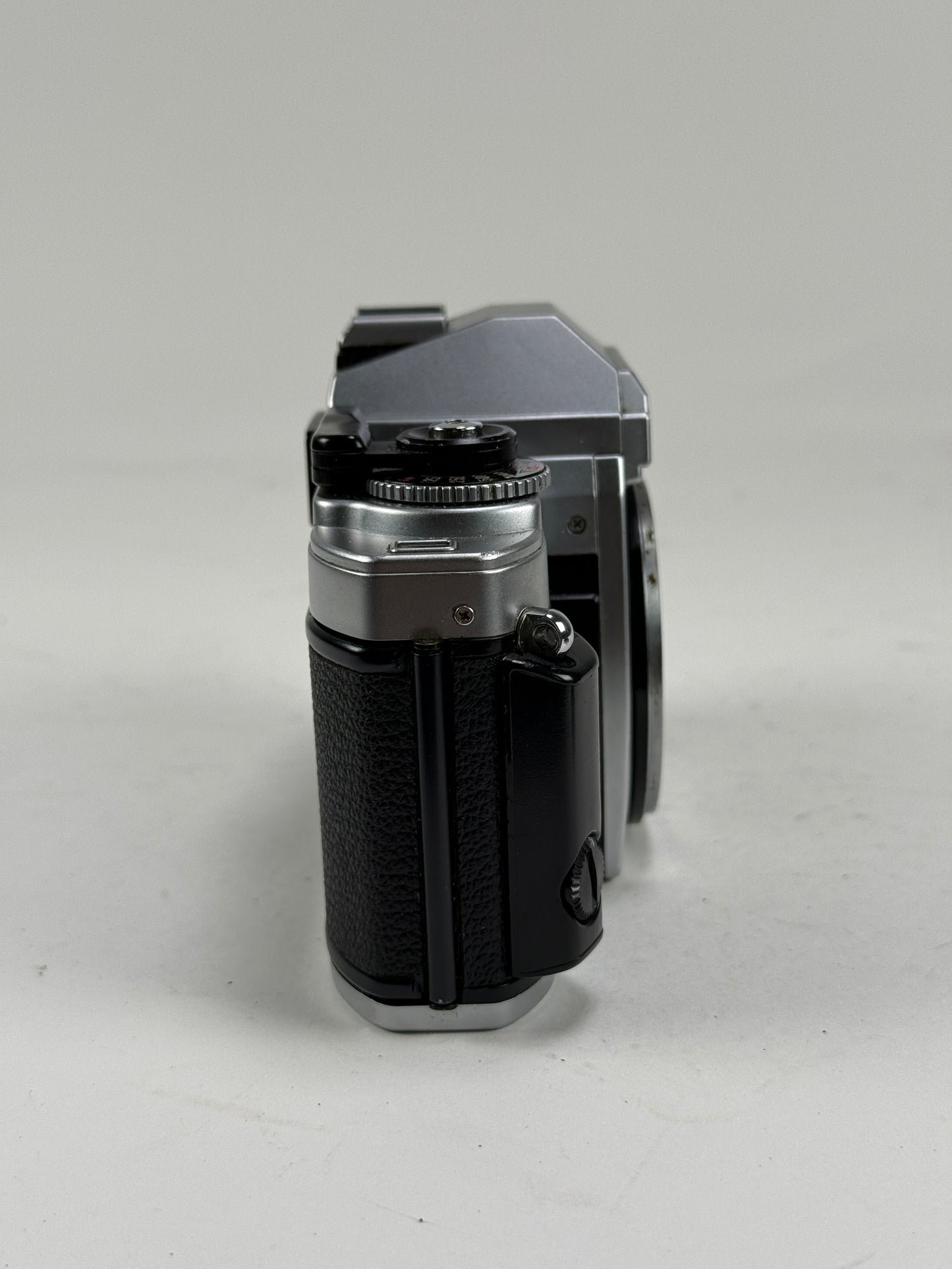 Nikon FG SLR Film Camera Body Chrome with grip