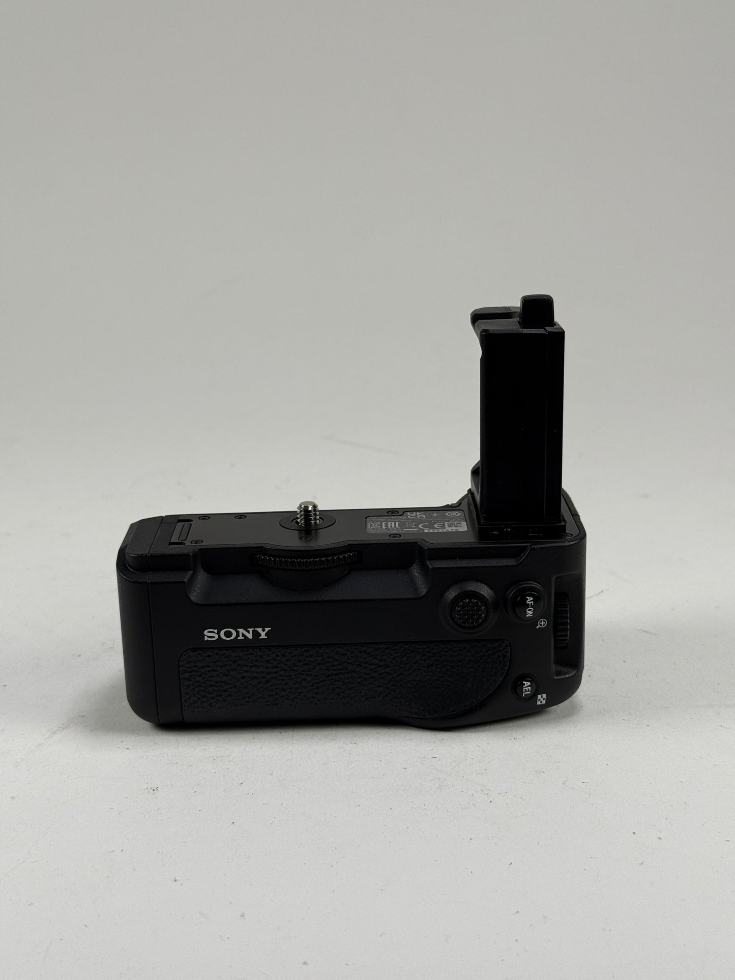 SONY VG-C4EM Vertical Grip (for a7R IV/a9 II Cameras)