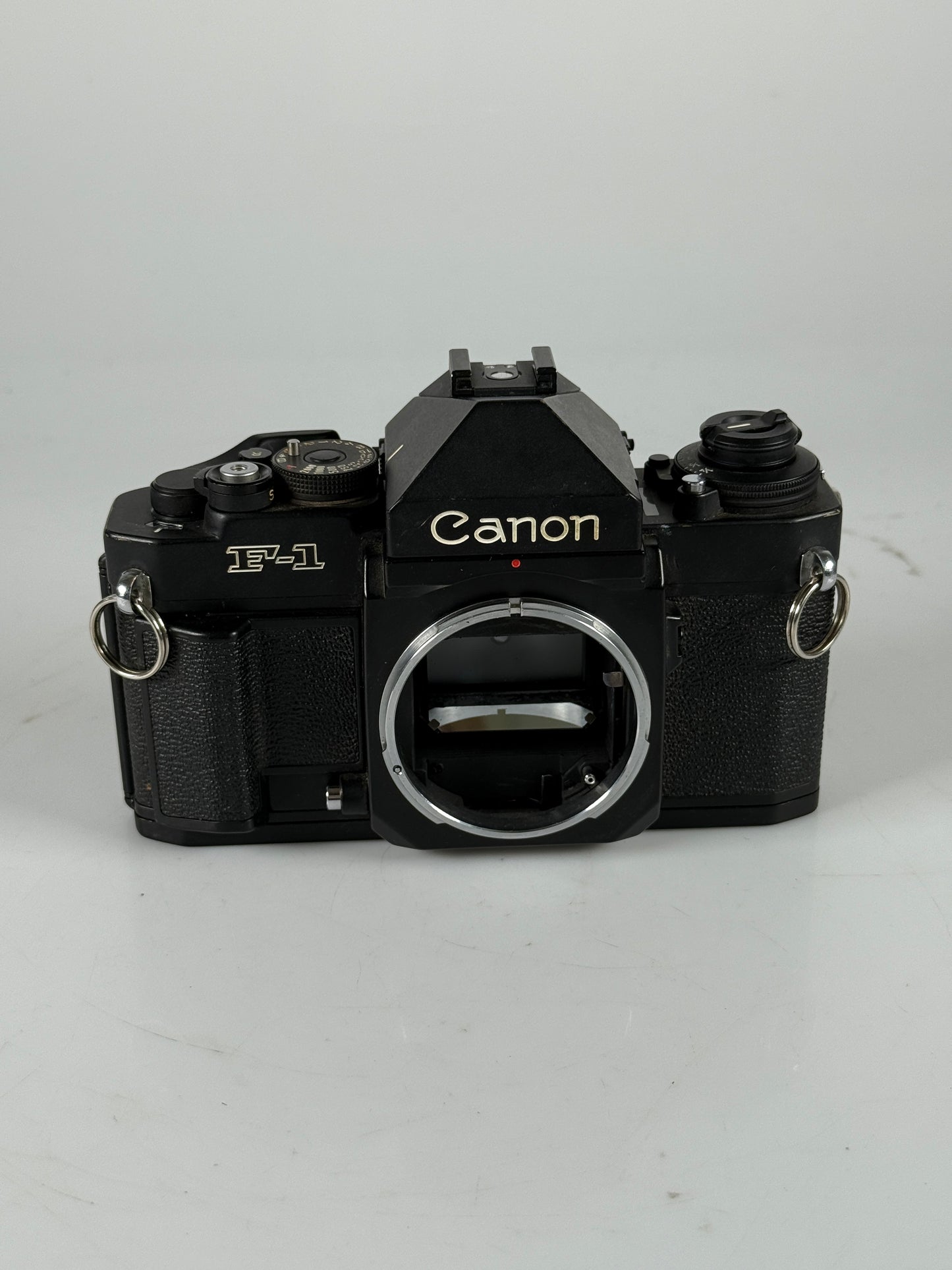 Canon F-1 New 35mm SLR Film Camera black Body with battery