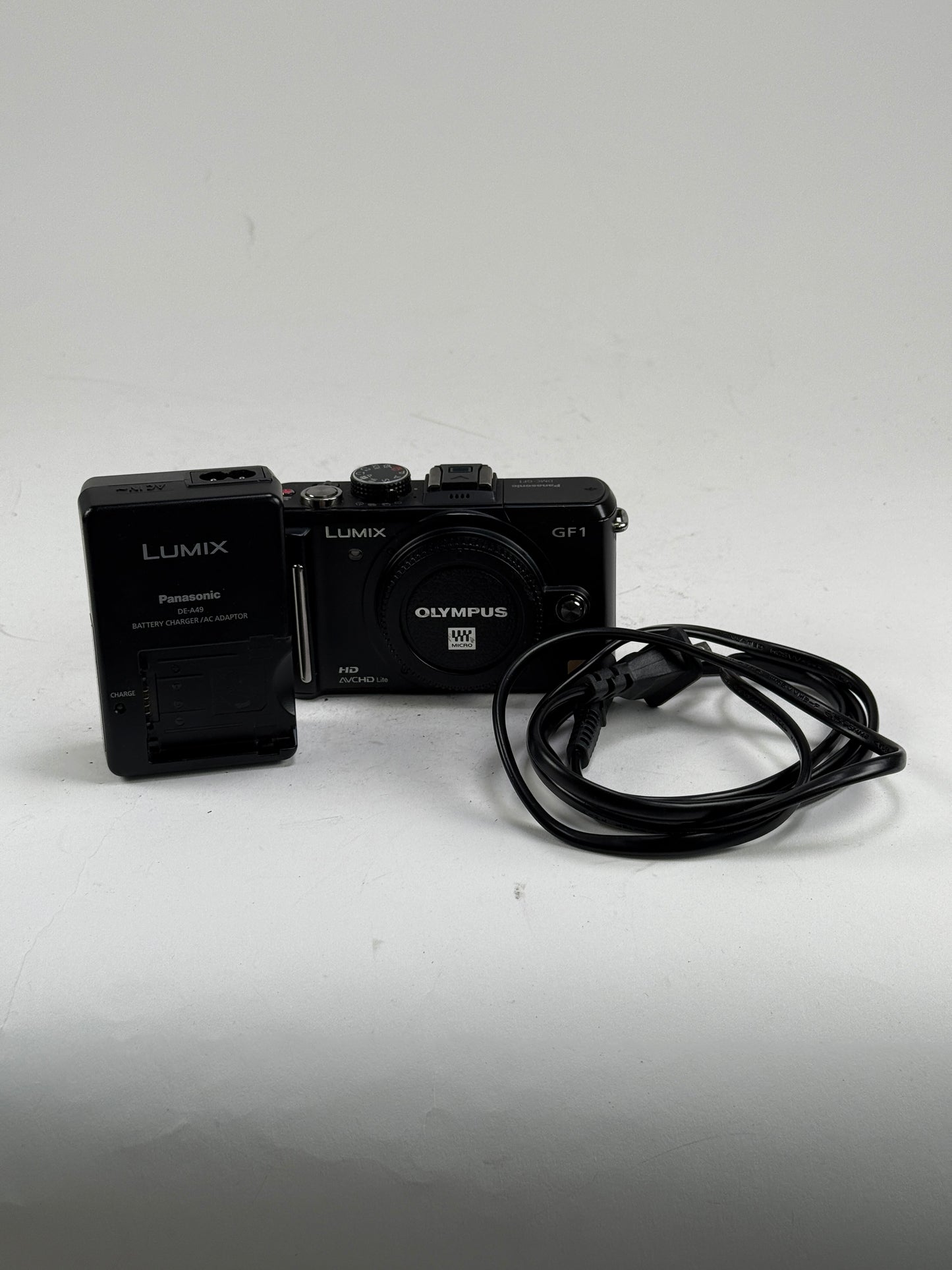 Panasonic Lumix DMC-GF1 Mirrorless MFT (Micro Four Thirds) Camera Body {12.1MP}