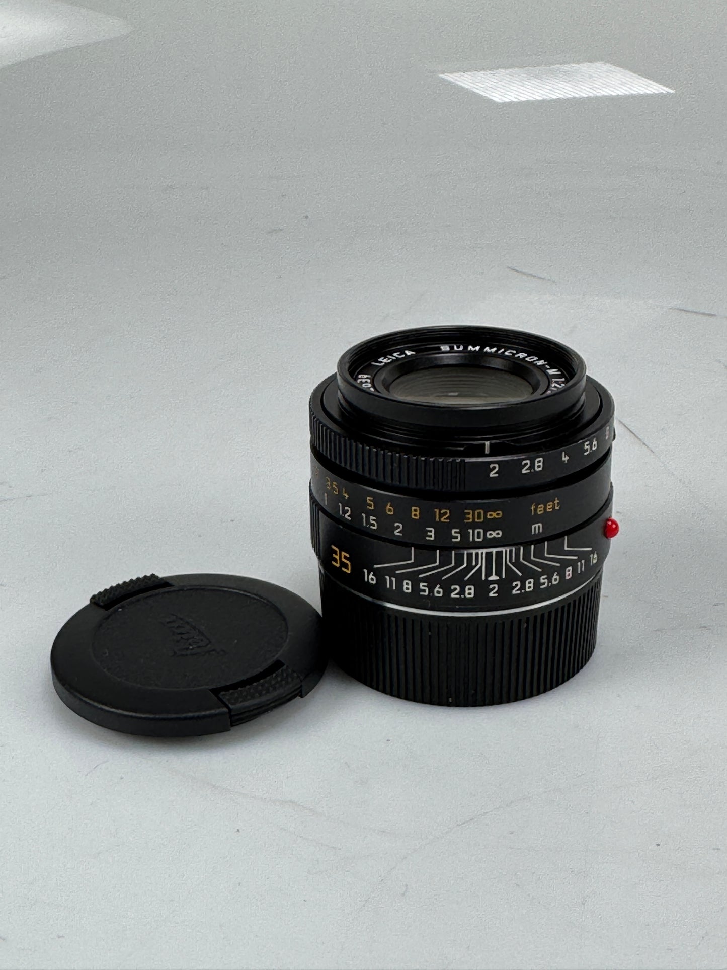 Leica 35mm f2 ASPH Summicron-M Black Lens