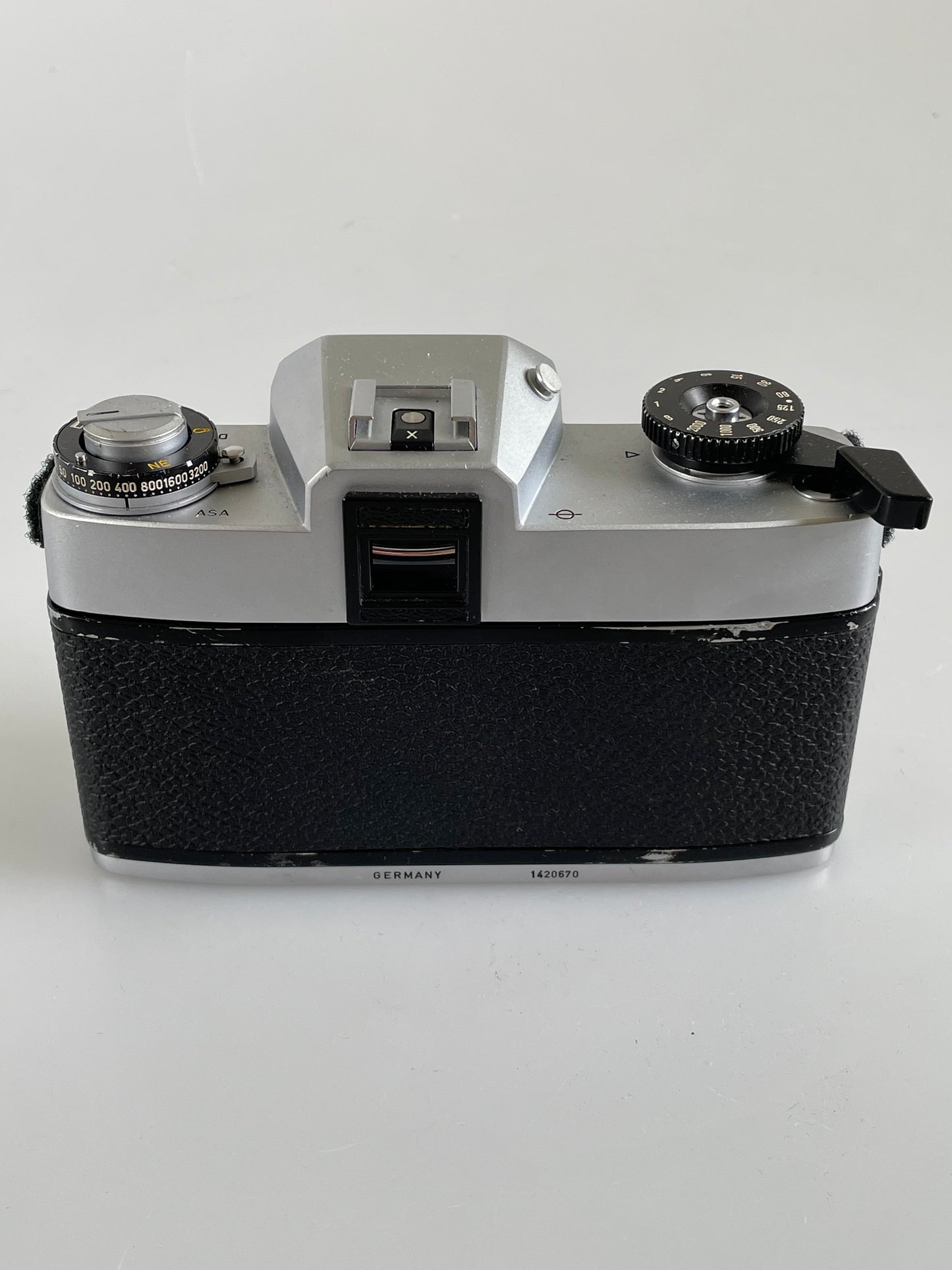 Leica Leicaflex SL2 Chrome SLR 35mm Film Camera