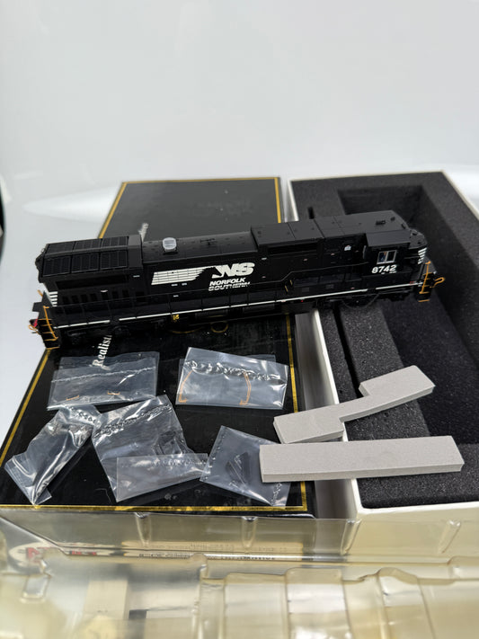 ATLAS HO 9633 MASTER GOLD Norfolk Southern Horsehead 8742 Dash 8-40C SOUND locomotive