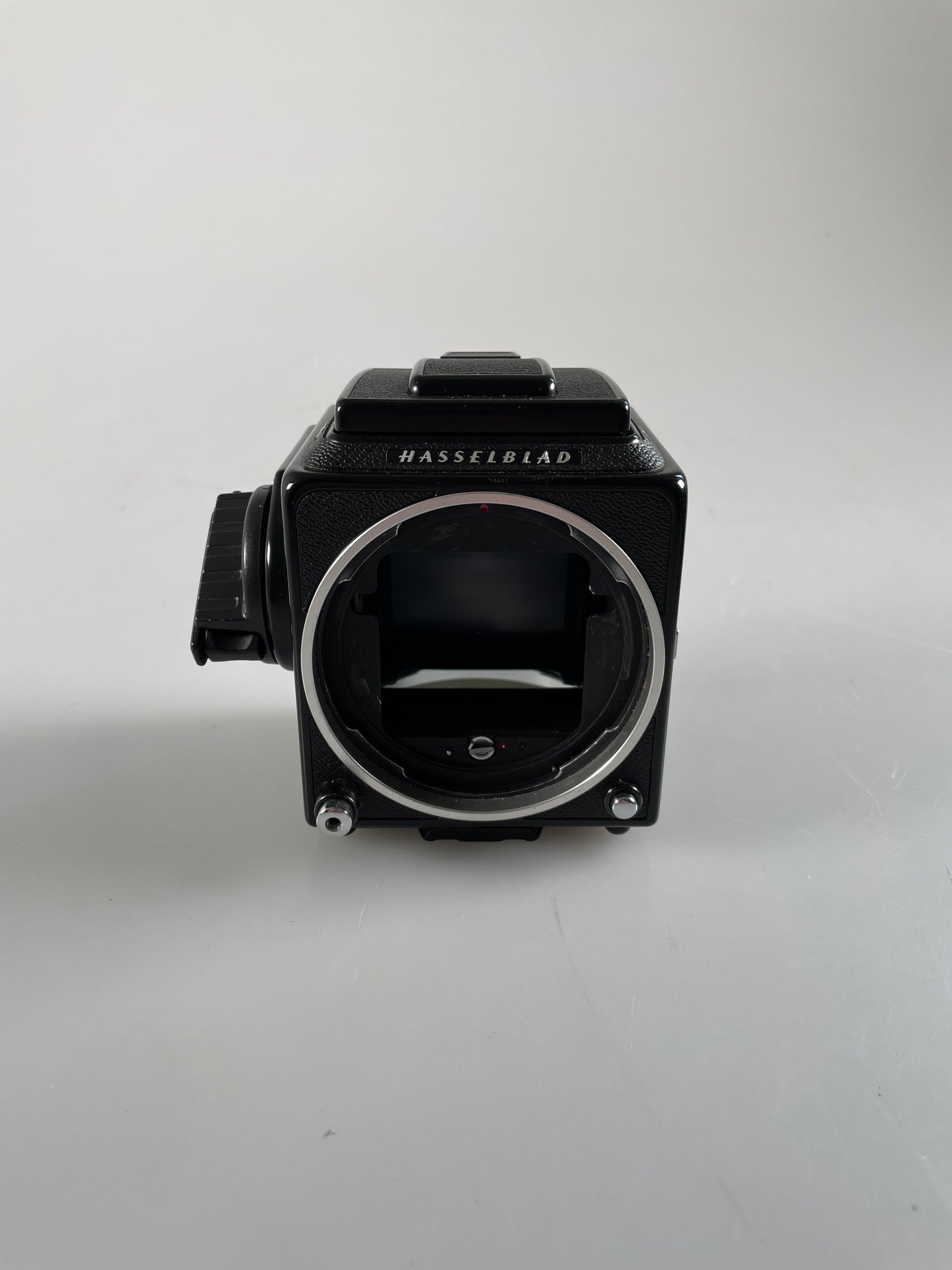 Hasselblad 501CM Medium Format Film Camera Body Black, wlf waist level, acute focusing screen