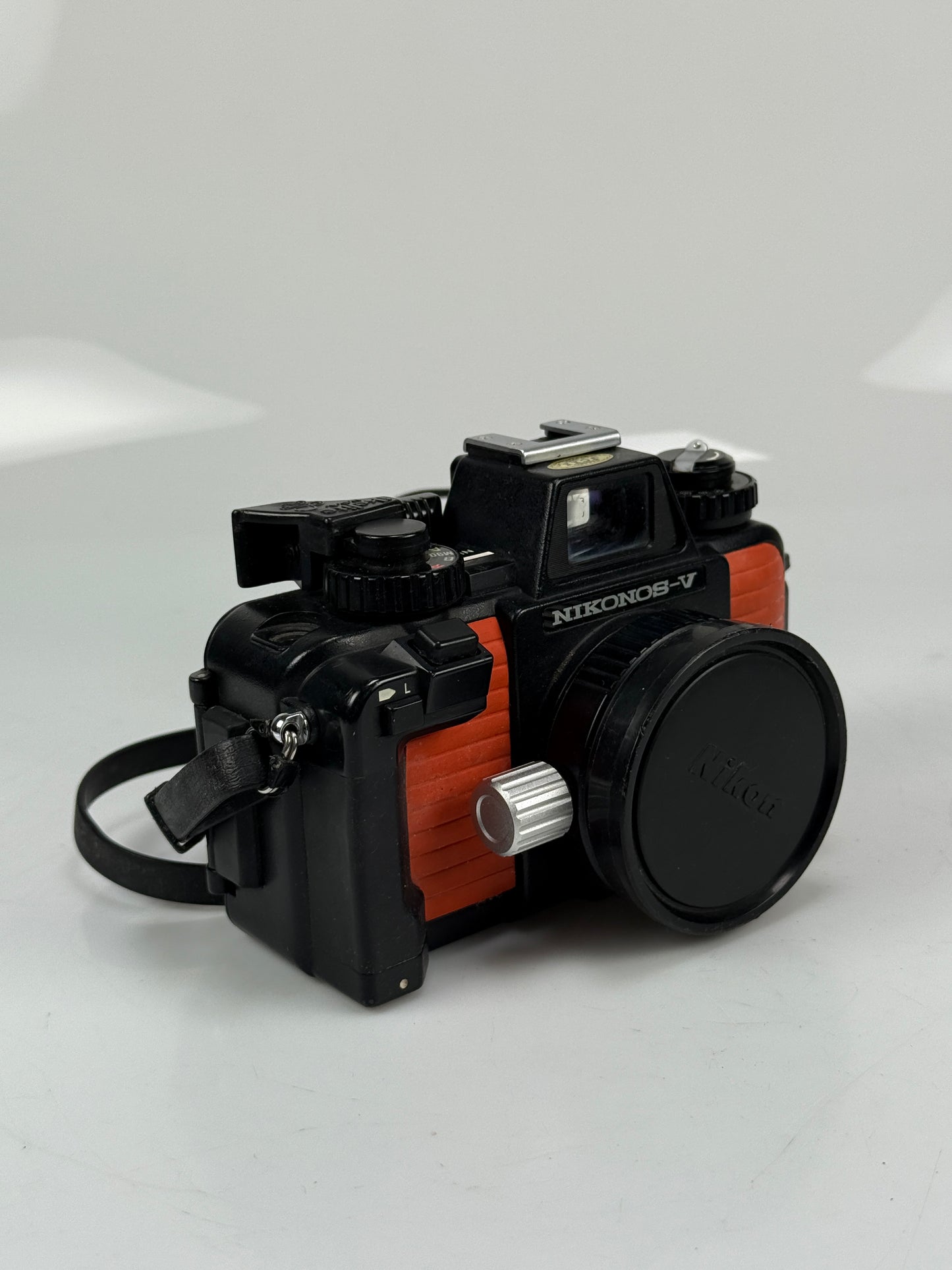 NIKON NIKONOS V Underwater Film Camera 35mm Orange kit with 35mm f2.5