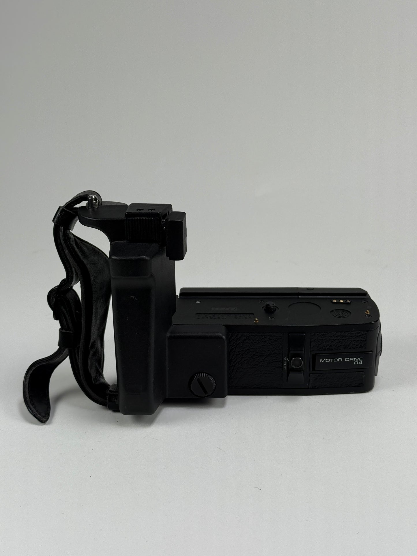 Leica Motor drive & Leica Grip 14283 for R4 R5 R6 RE SLR Camera