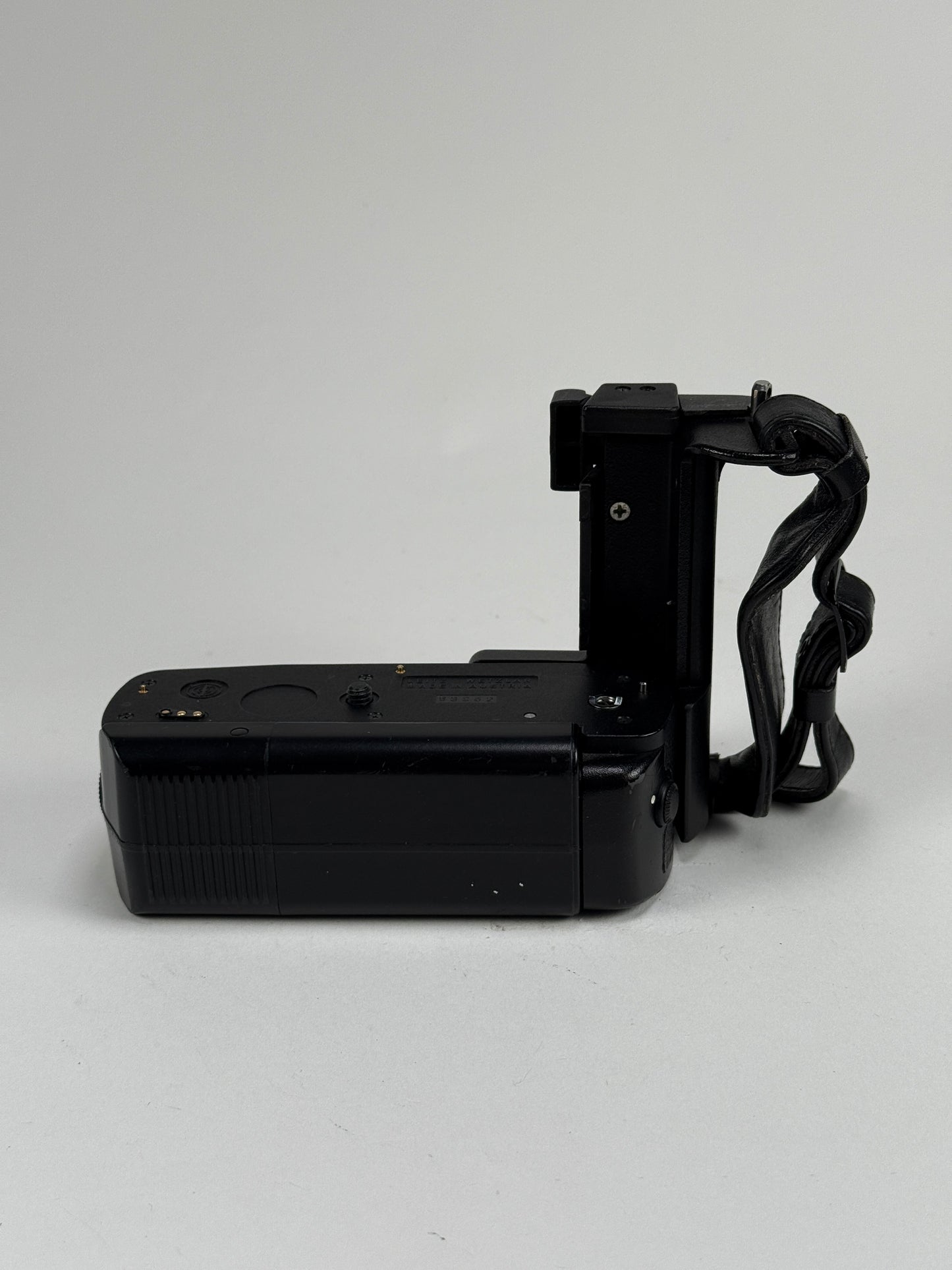 Leica Motor drive & Leica Grip 14283 for R4 R5 R6 RE SLR Camera