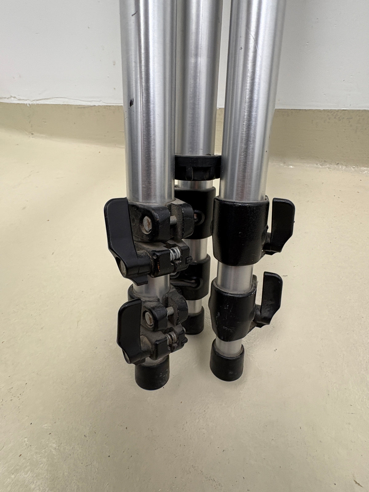 Bogen 3021 Tripod Legs only #055