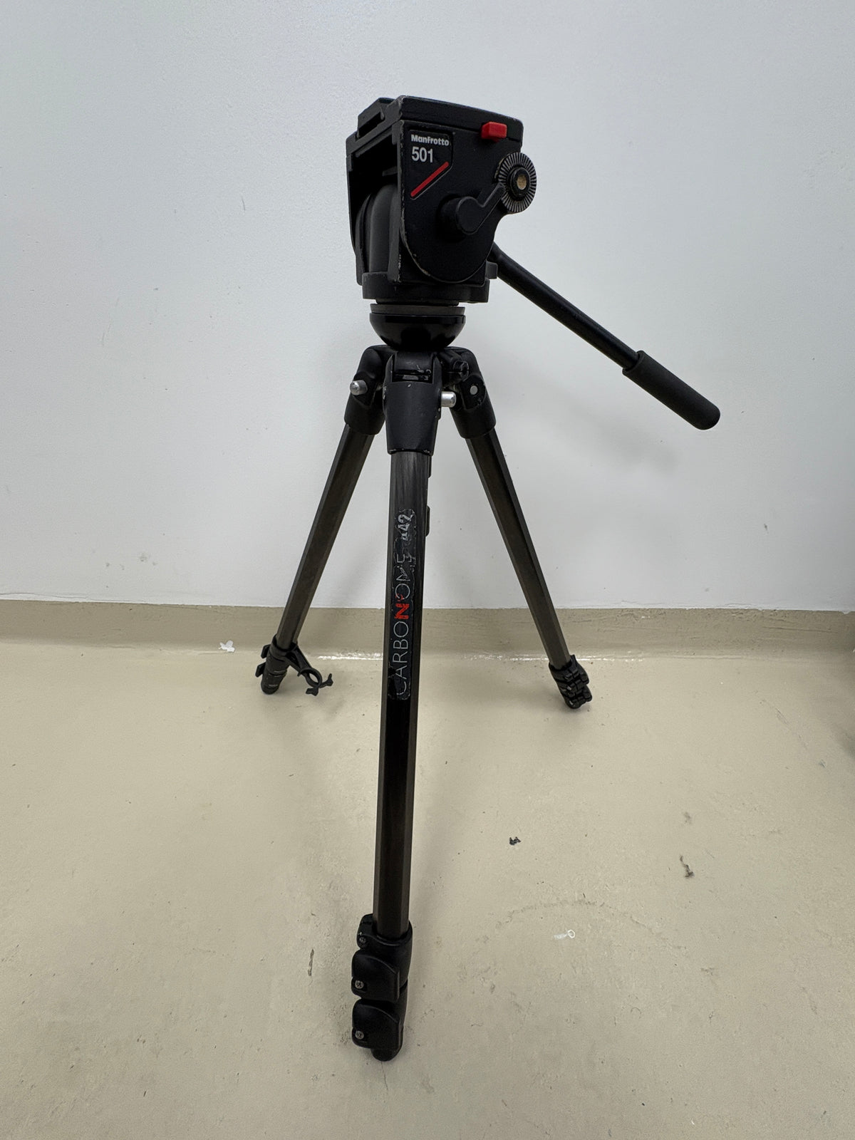 Manfrotto Carbon One 442 Tripod Legs with 501 fluid head