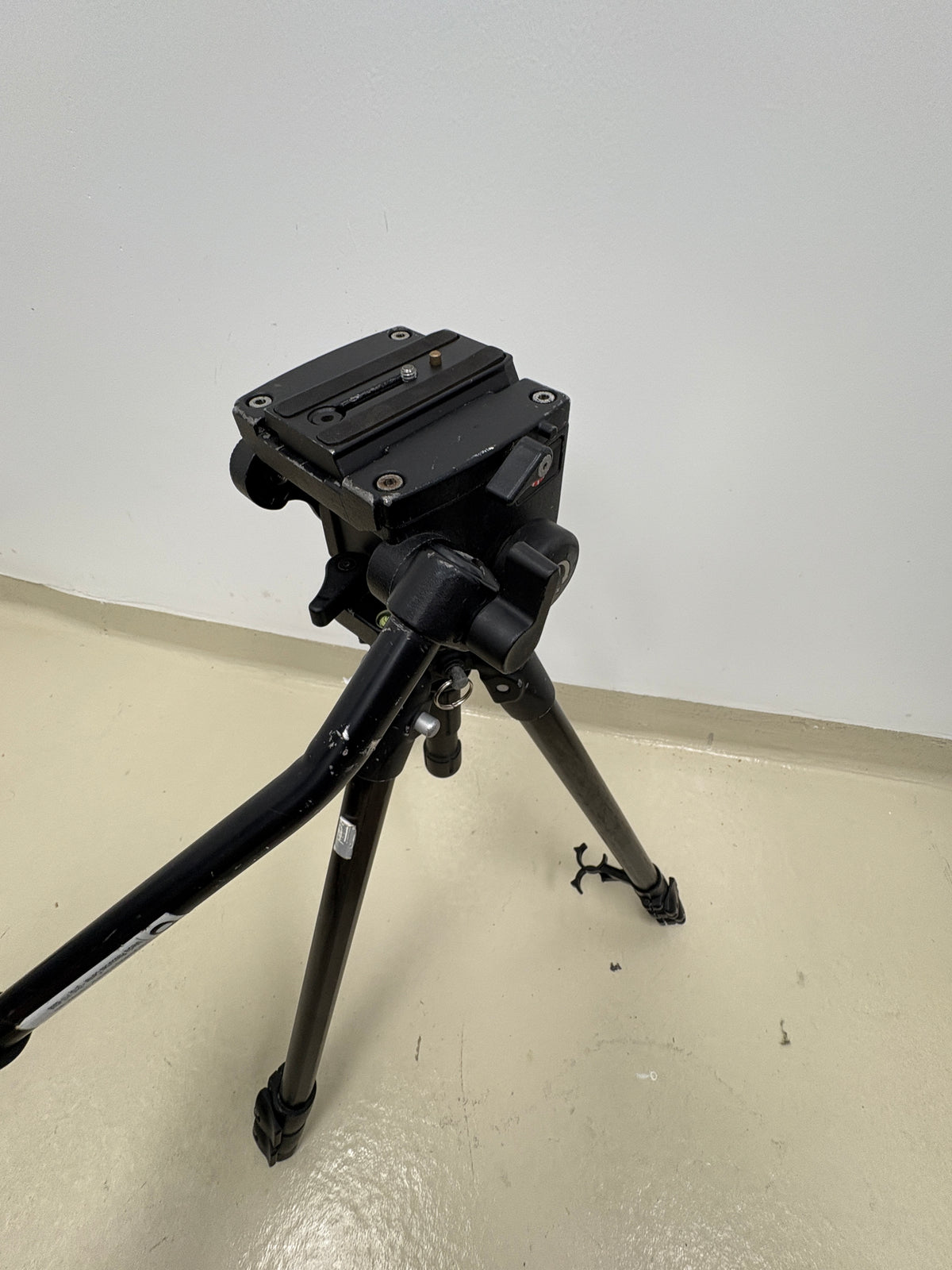 Manfrotto Carbon One 442 Tripod Legs with 501 fluid head