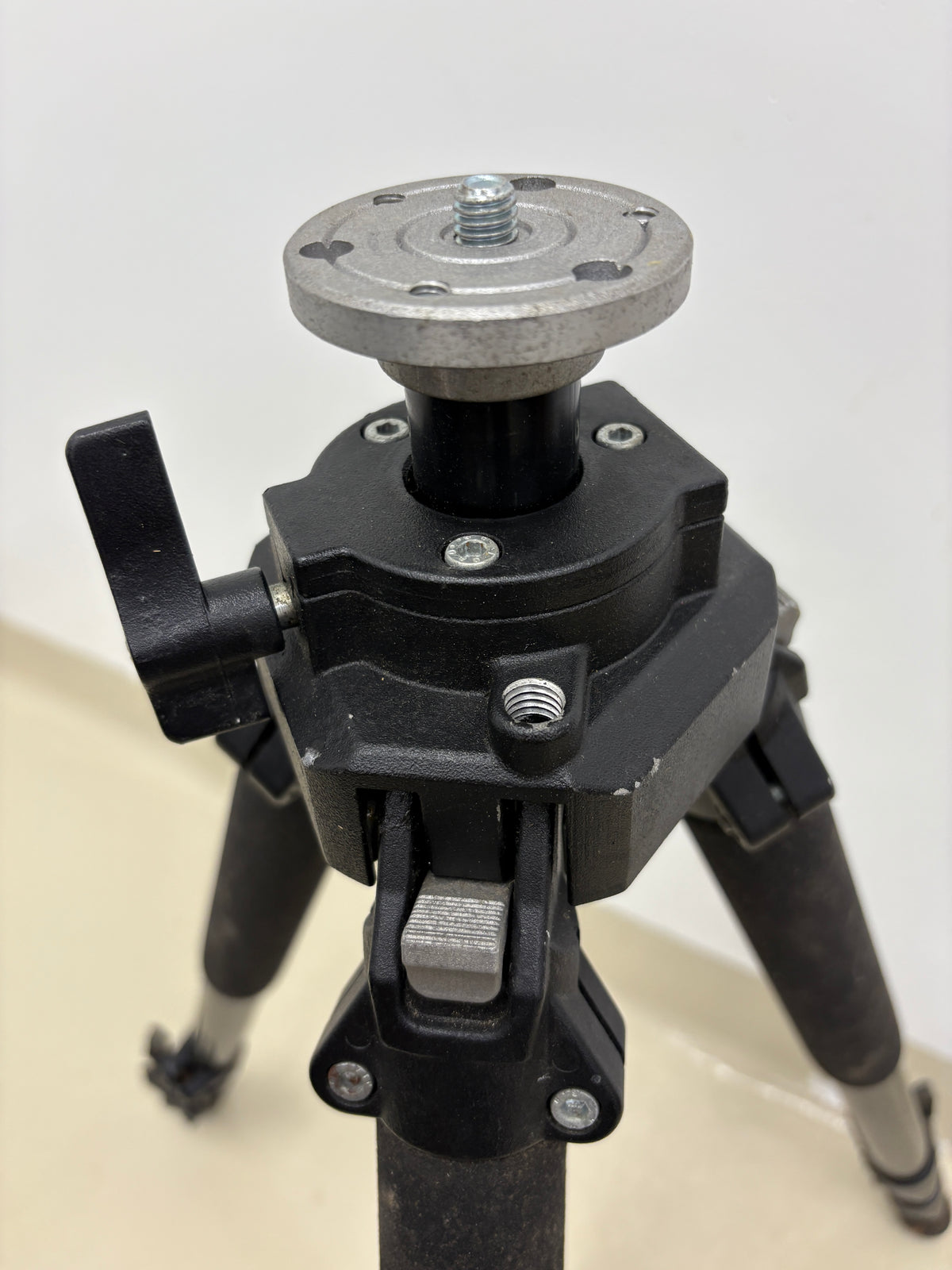 Bogen 3228W Aluminum Tripod Legs only