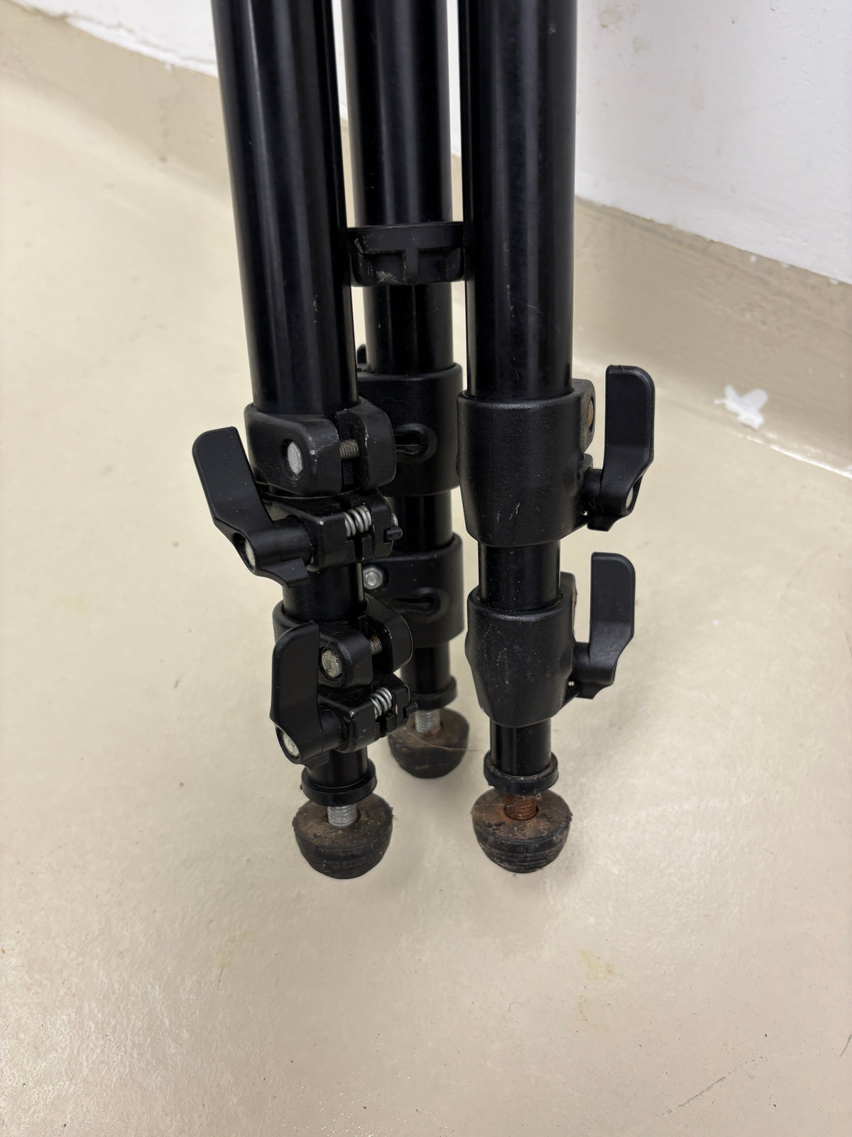 Bogen 3228W Aluminum Tripod Legs only