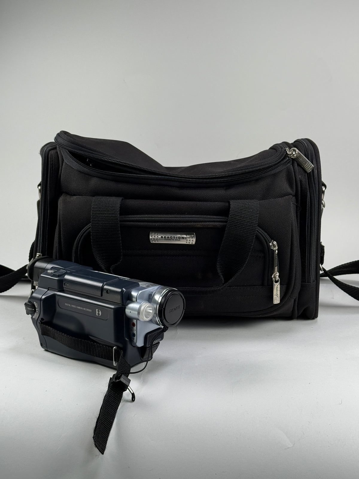 Sony Handycam DCR-TRV350 Digital8 Hi8 Video8 Camcorder