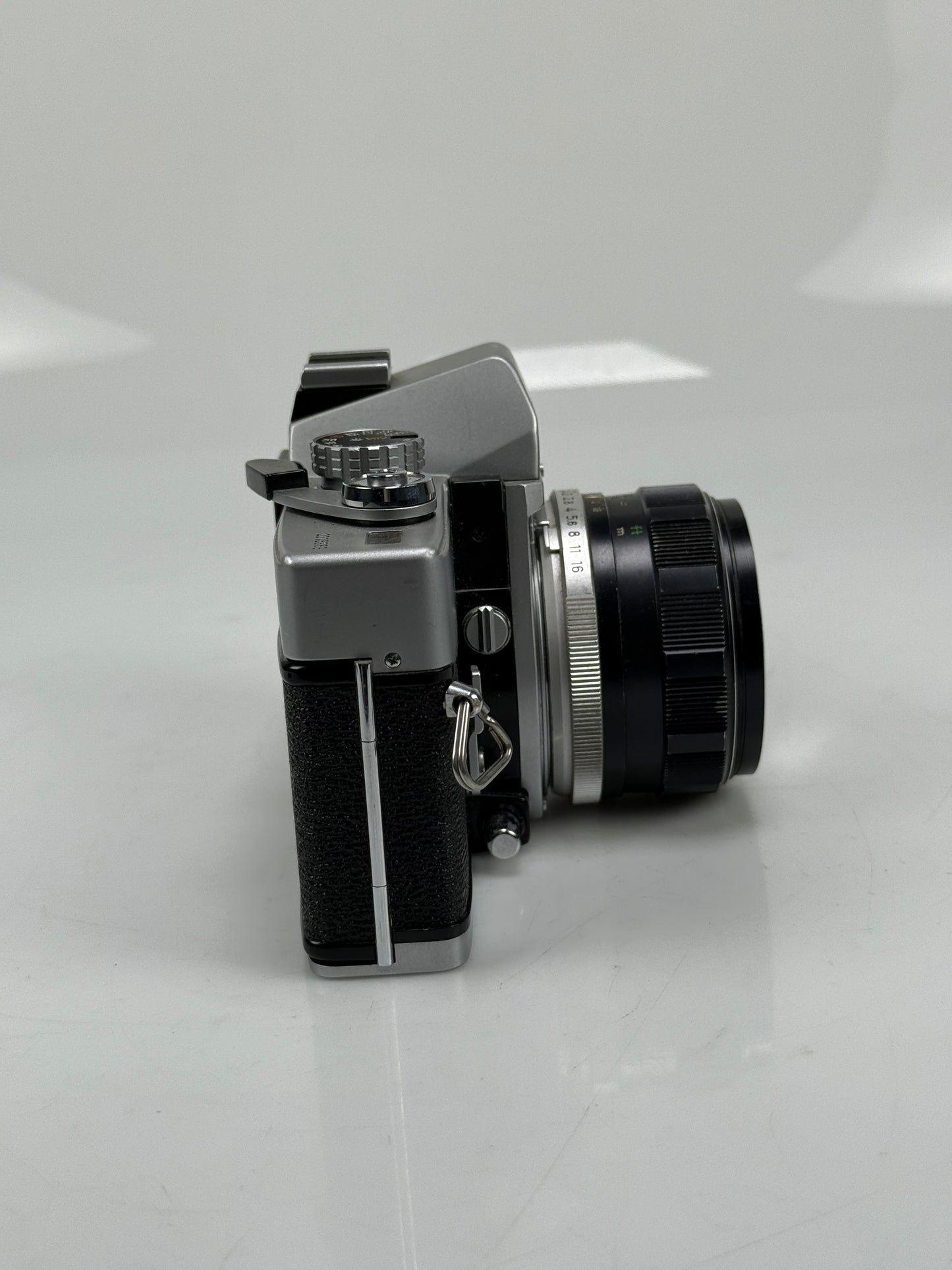 Minolta SRT-101 Camera with a MD Rokkor 58mm f1.4 Lens