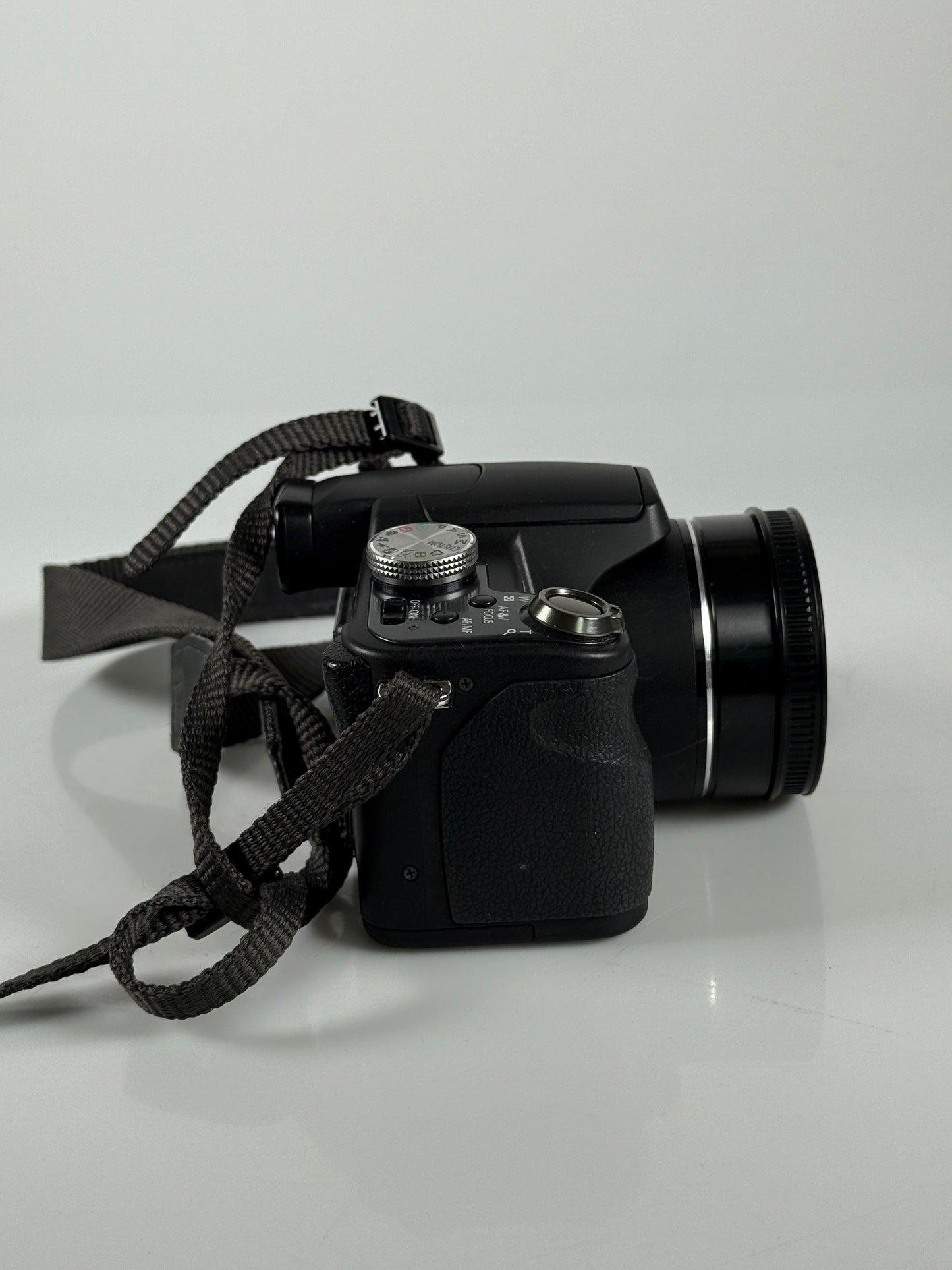 Panasonic Lumix DMC-FZ18 8.1MP Digital Bridge Camera 18x Optical Zoom