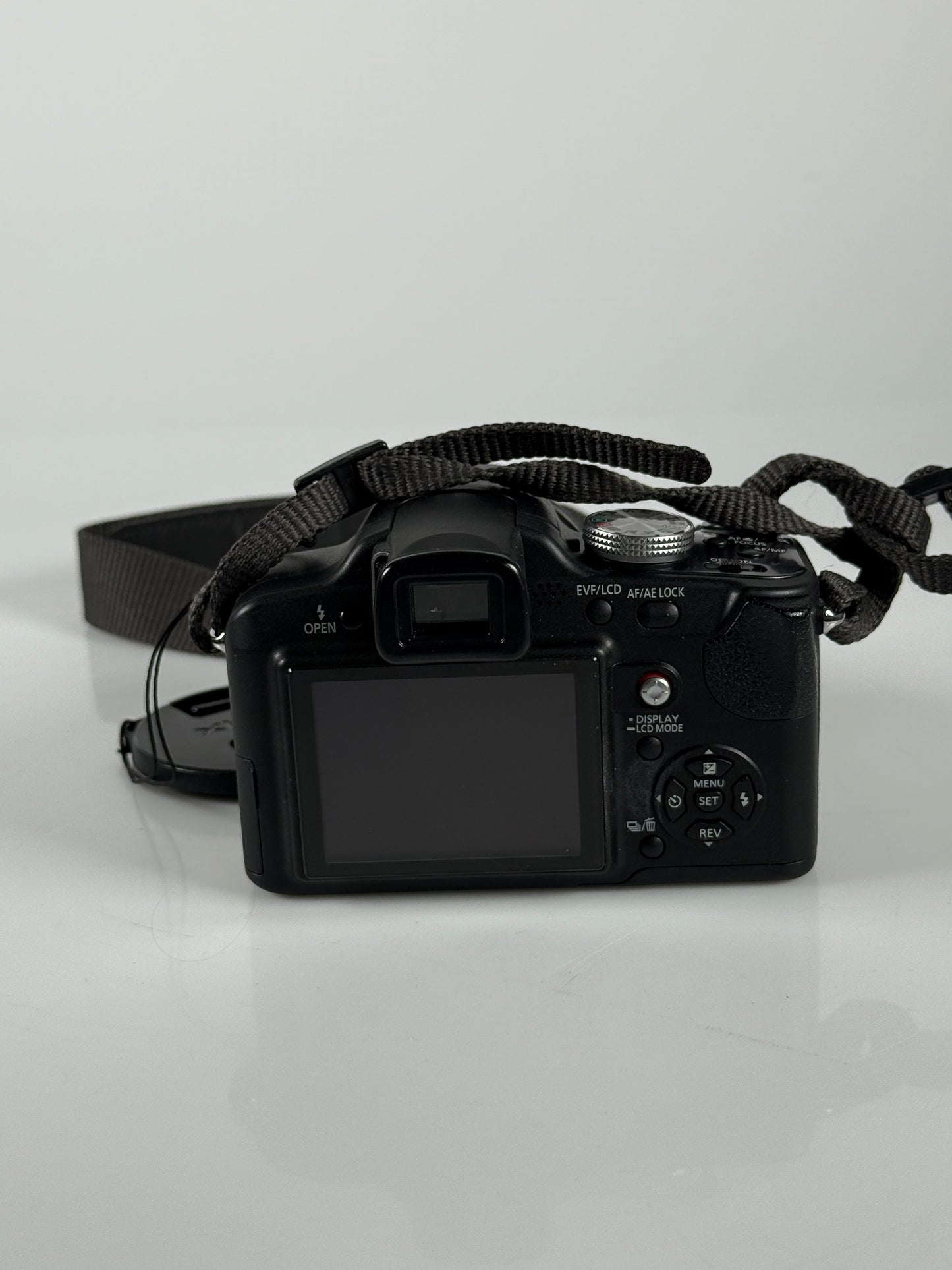 Panasonic Lumix DMC-FZ18 8.1MP Digital Bridge Camera 18x Optical Zoom