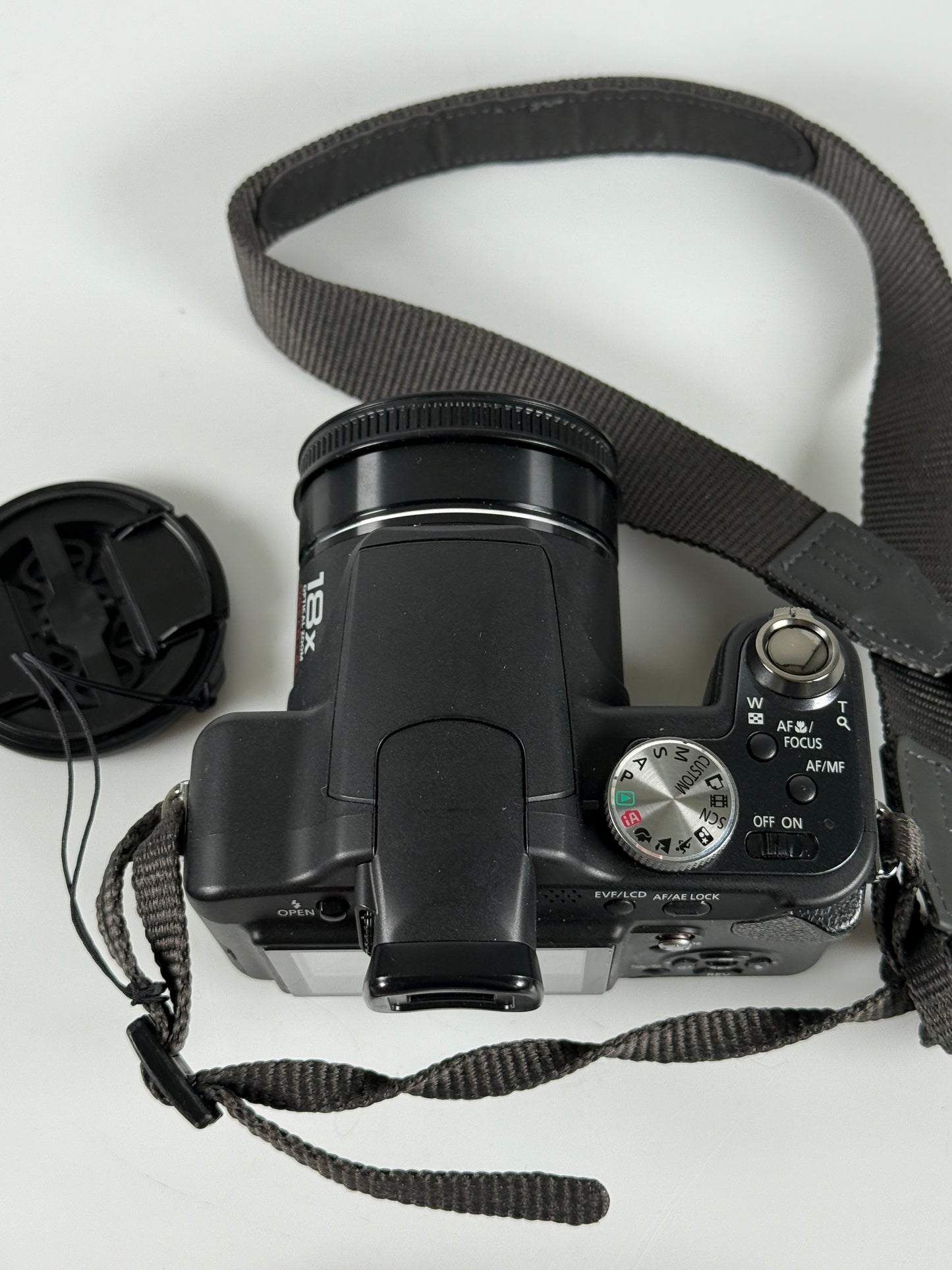 Panasonic Lumix DMC-FZ18 8.1MP Digital Bridge Camera 18x Optical Zoom