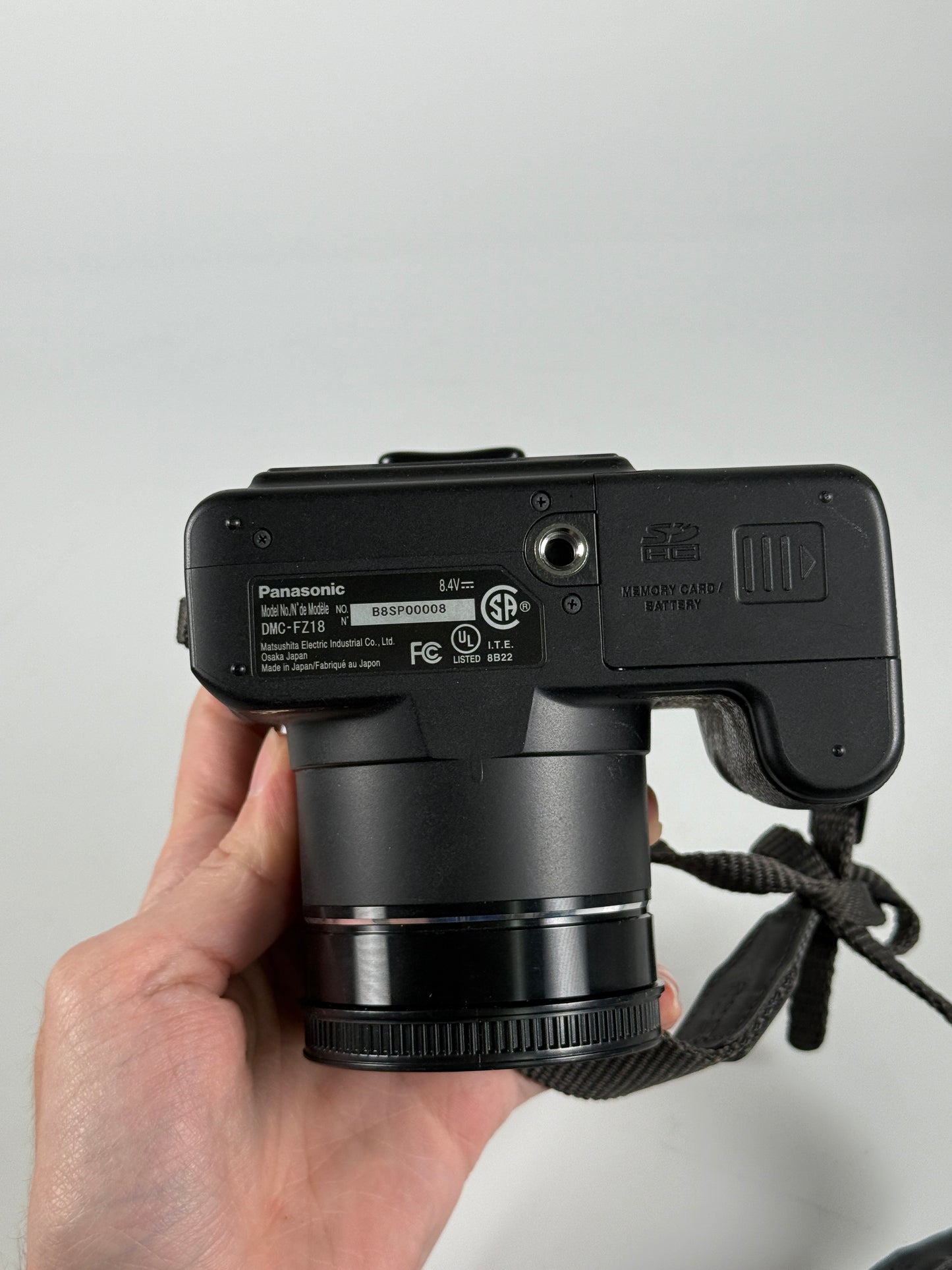 Panasonic Lumix DMC-FZ18 8.1MP Digital Bridge Camera 18x Optical Zoom