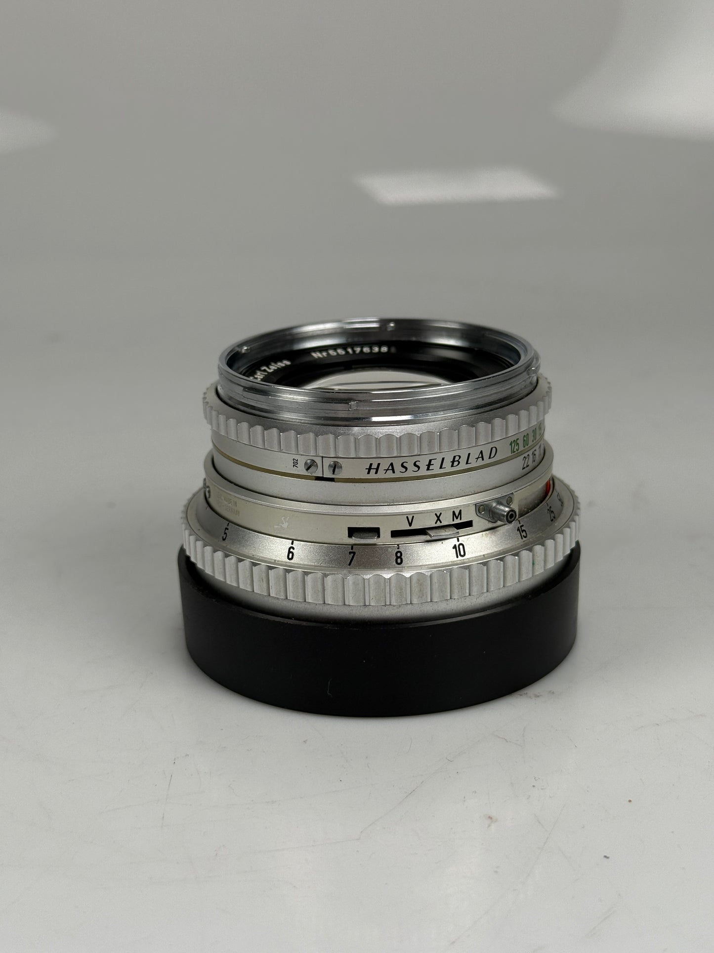 Hasselblad Carl Zeiss planar C T* 80mm F2.8 lens chrome silver RARE