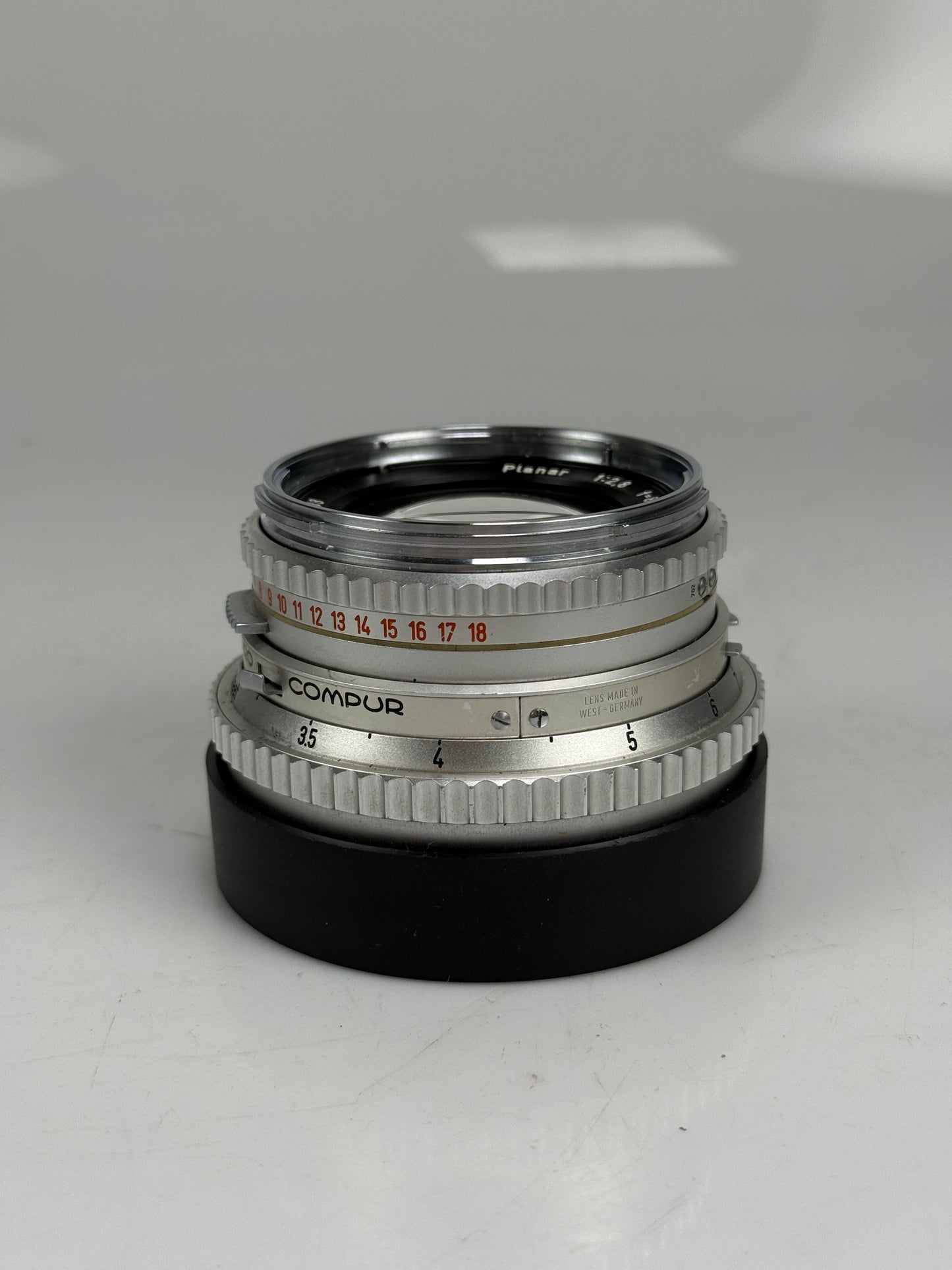 Hasselblad Carl Zeiss planar C T* 80mm F2.8 lens chrome silver RARE