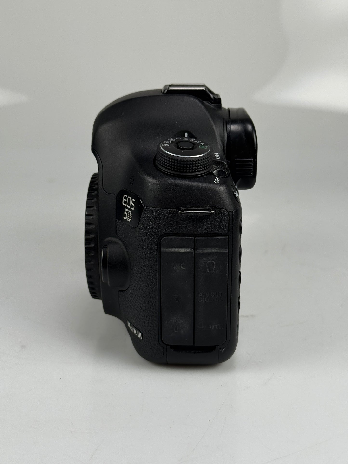 Canon 5D Mark III digital camera SLR Body full frame - Shutter count 70K